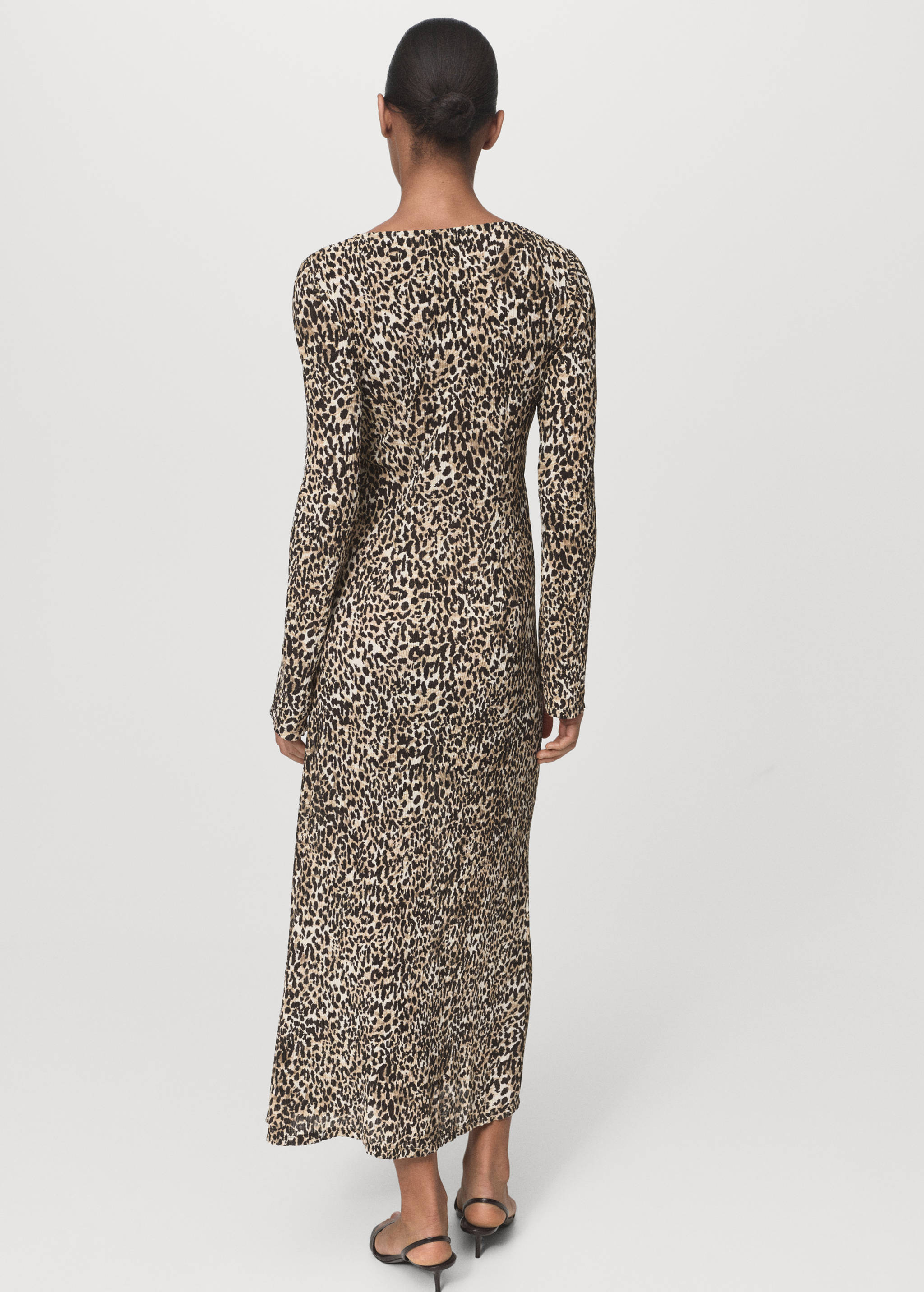 Printed V-neck dress - Reverse of the article