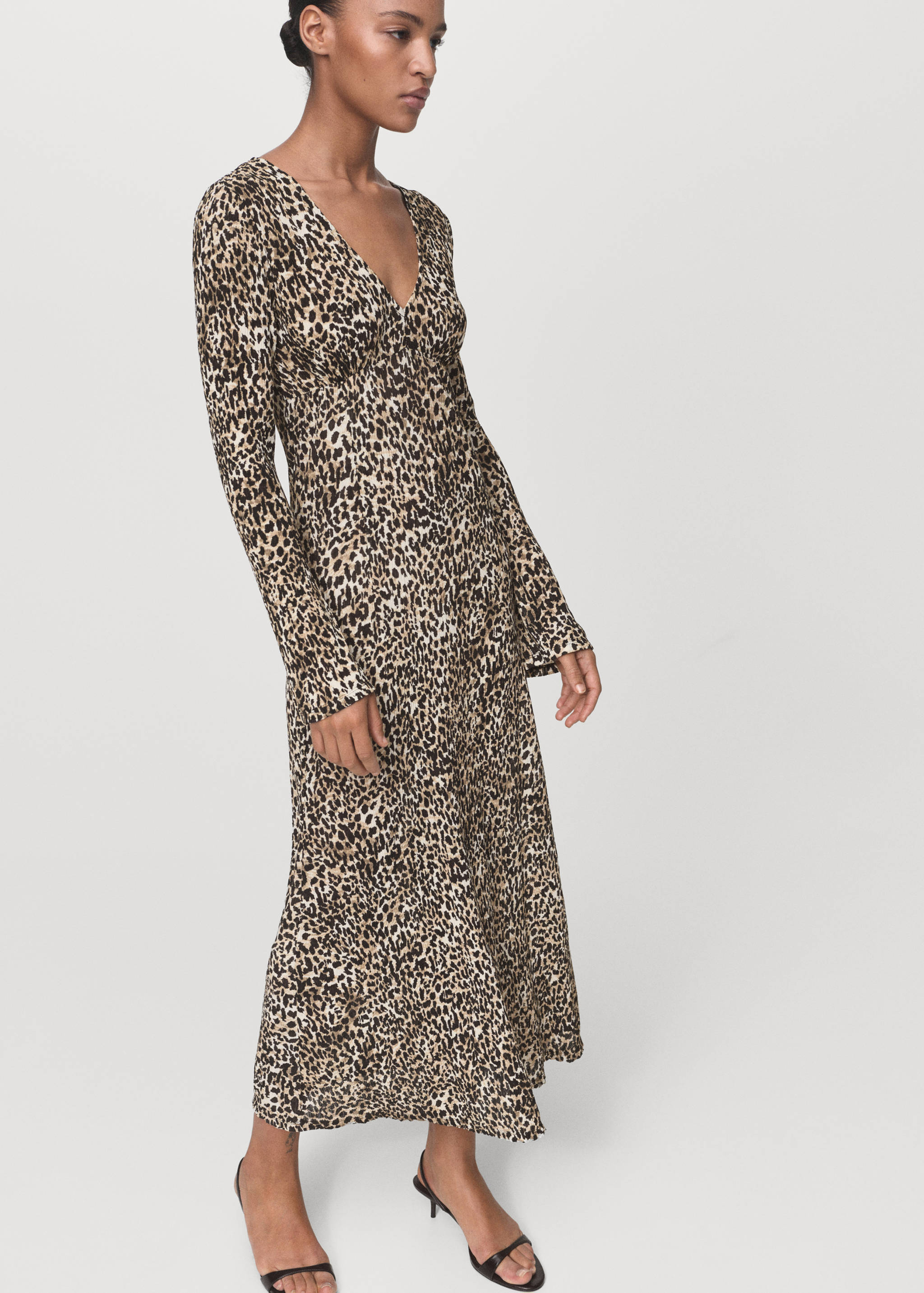 Printed V-neck dress - Details of the article 2