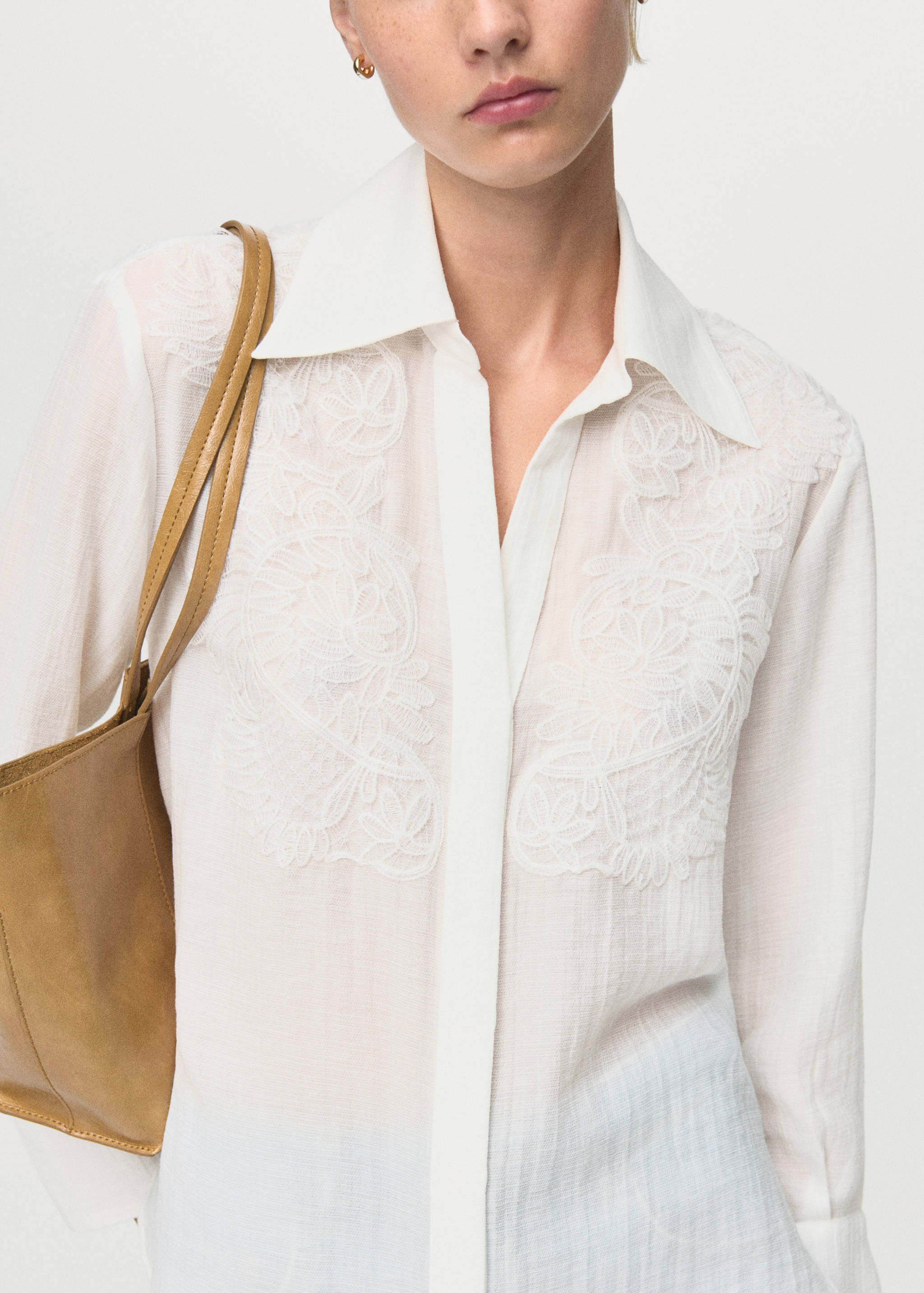 Lyocell shirt with patches - Details of the article 2