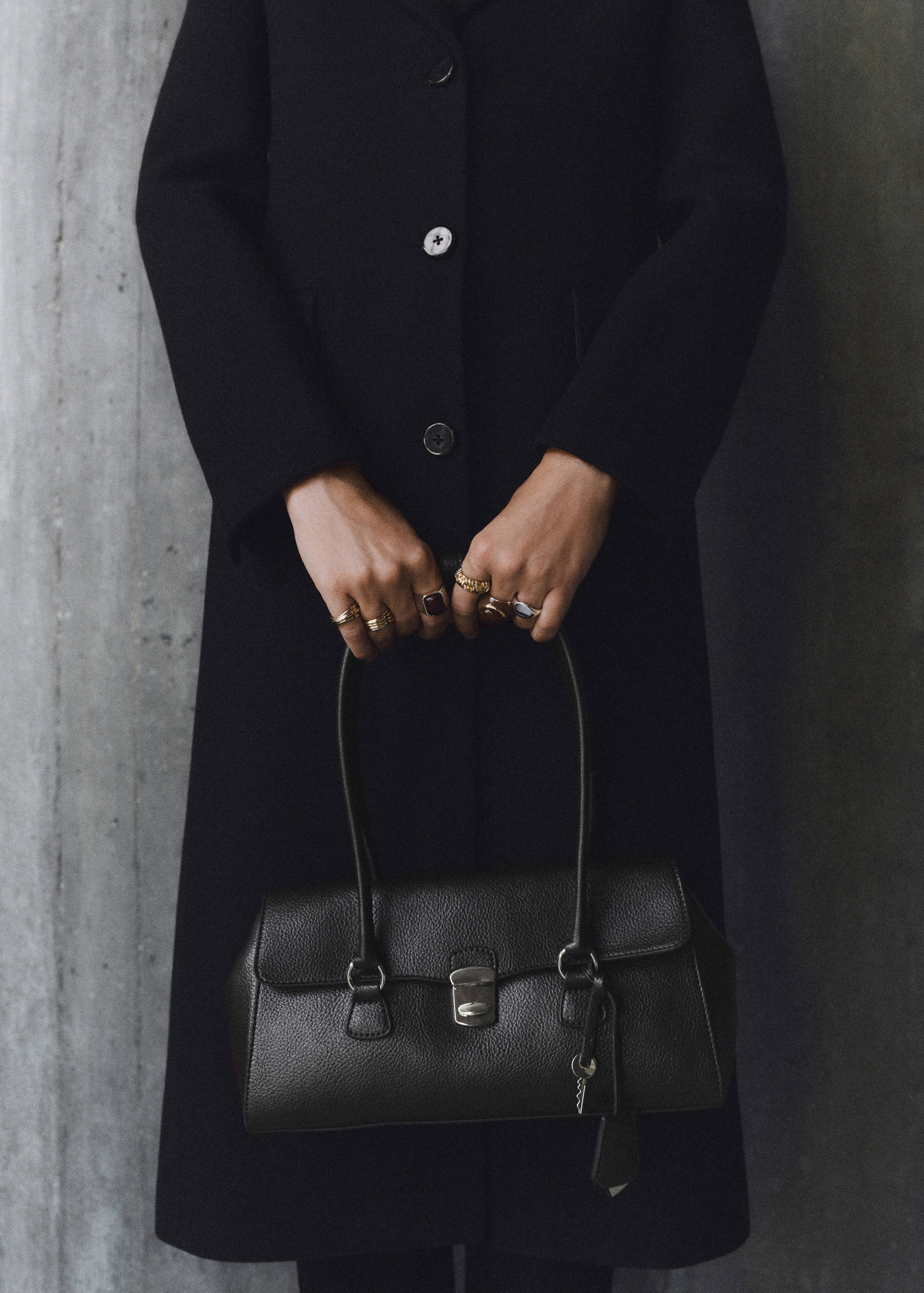 Torebka city na ramię z klapą - Plan ogólny