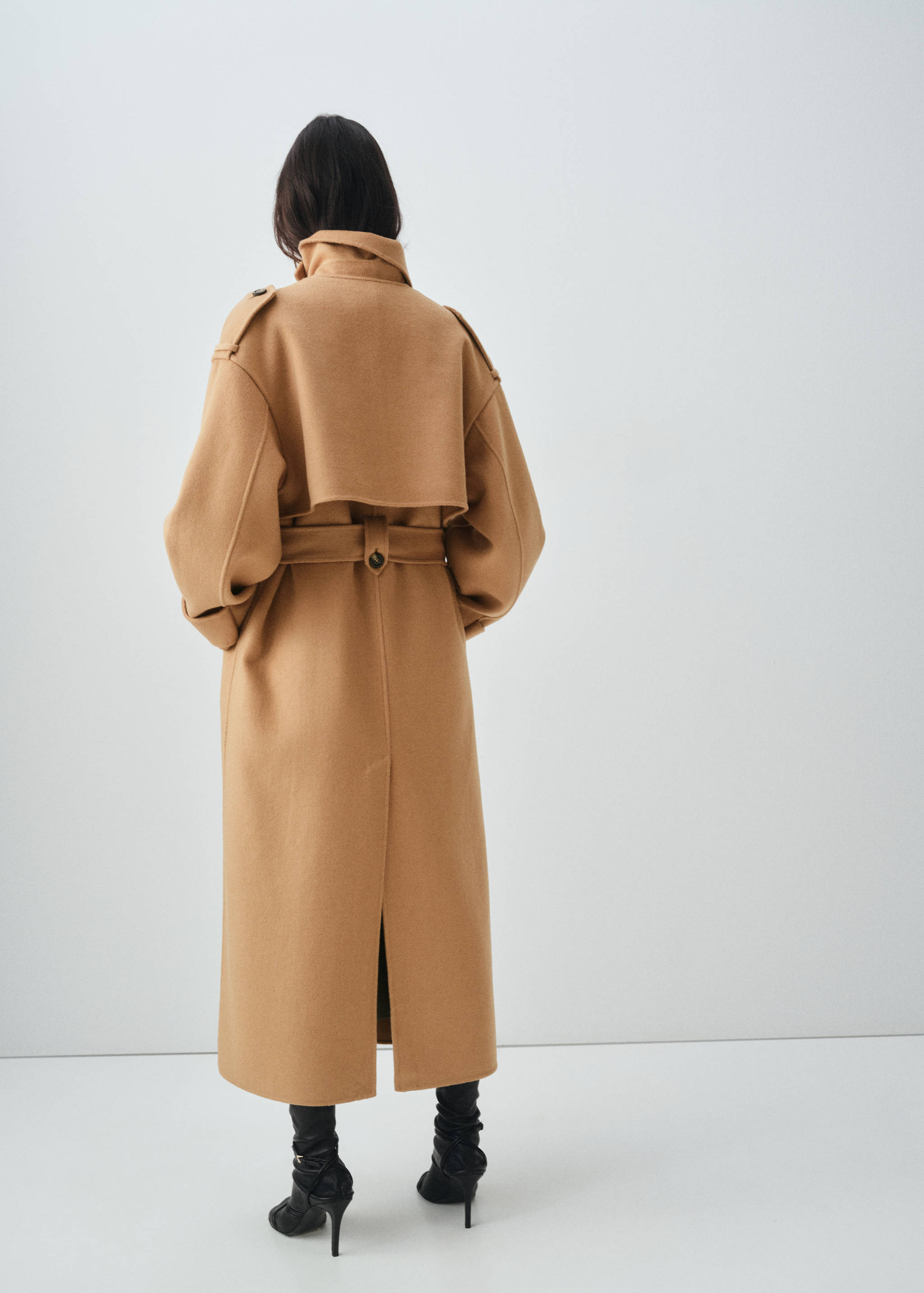 Double-breasted wool coat - Reverse of the article