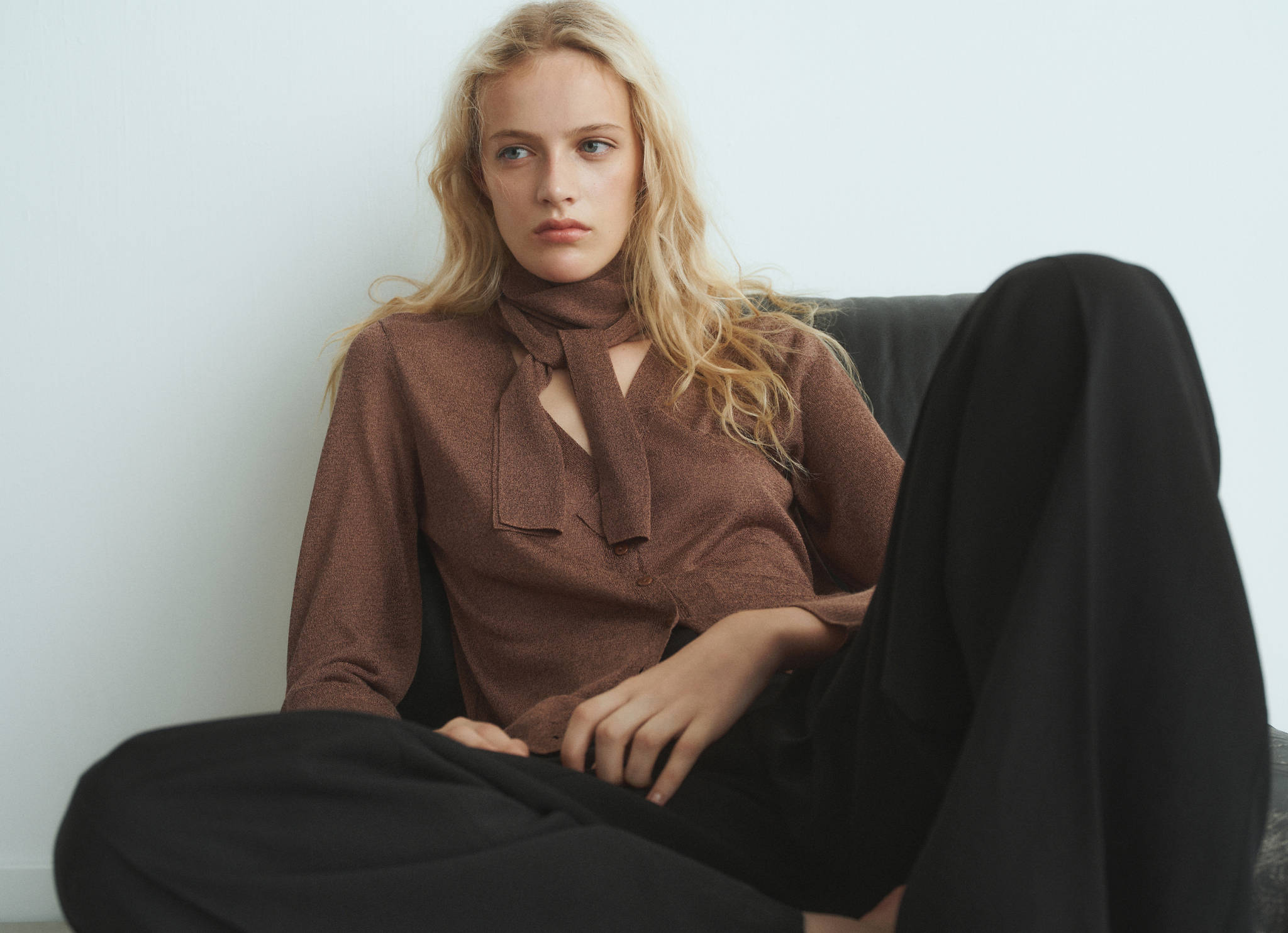 Fine-knit cardigan with foulard - Panoramic plane