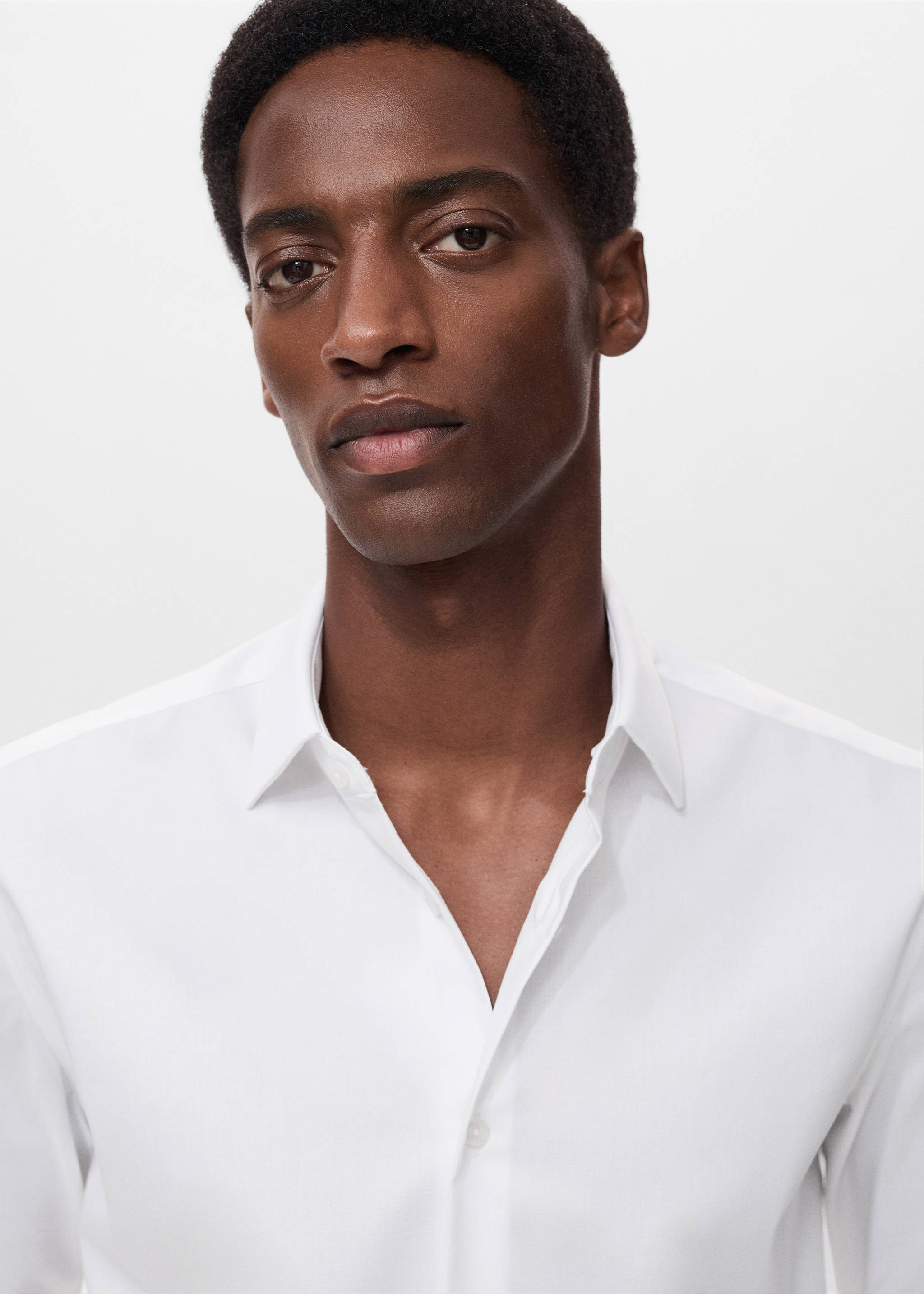 Chemise comfort stretch non-iron - Détail de l'article 1, Blanc. Ref: 17045980-00.