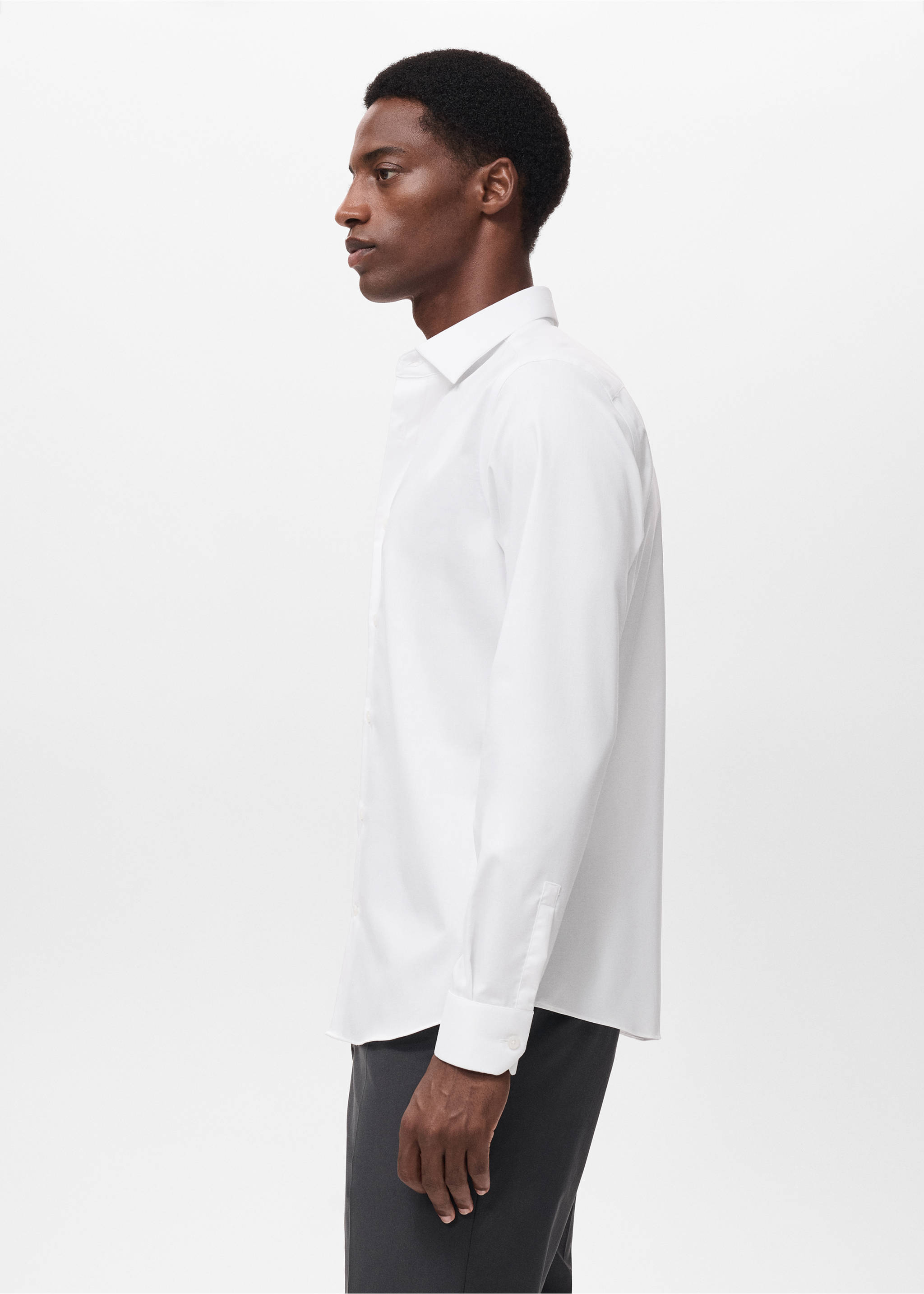 Chemise comfort stretch non-iron - Détail de l'article 2, Blanc. Ref: 17045980-00.