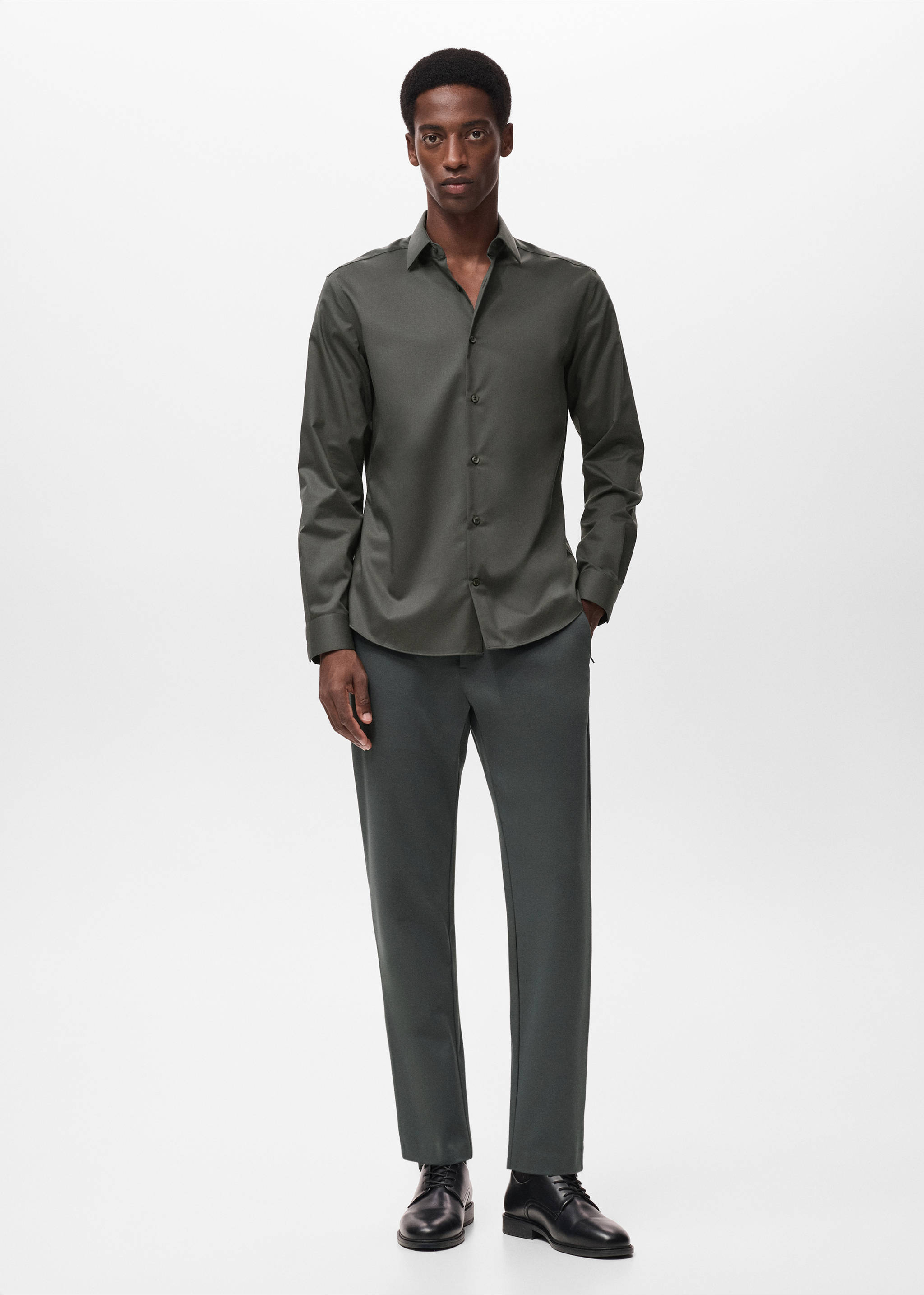 Chemise comfort stretch non-iron - Plan général, Kaki. Ref: 17045980-00.