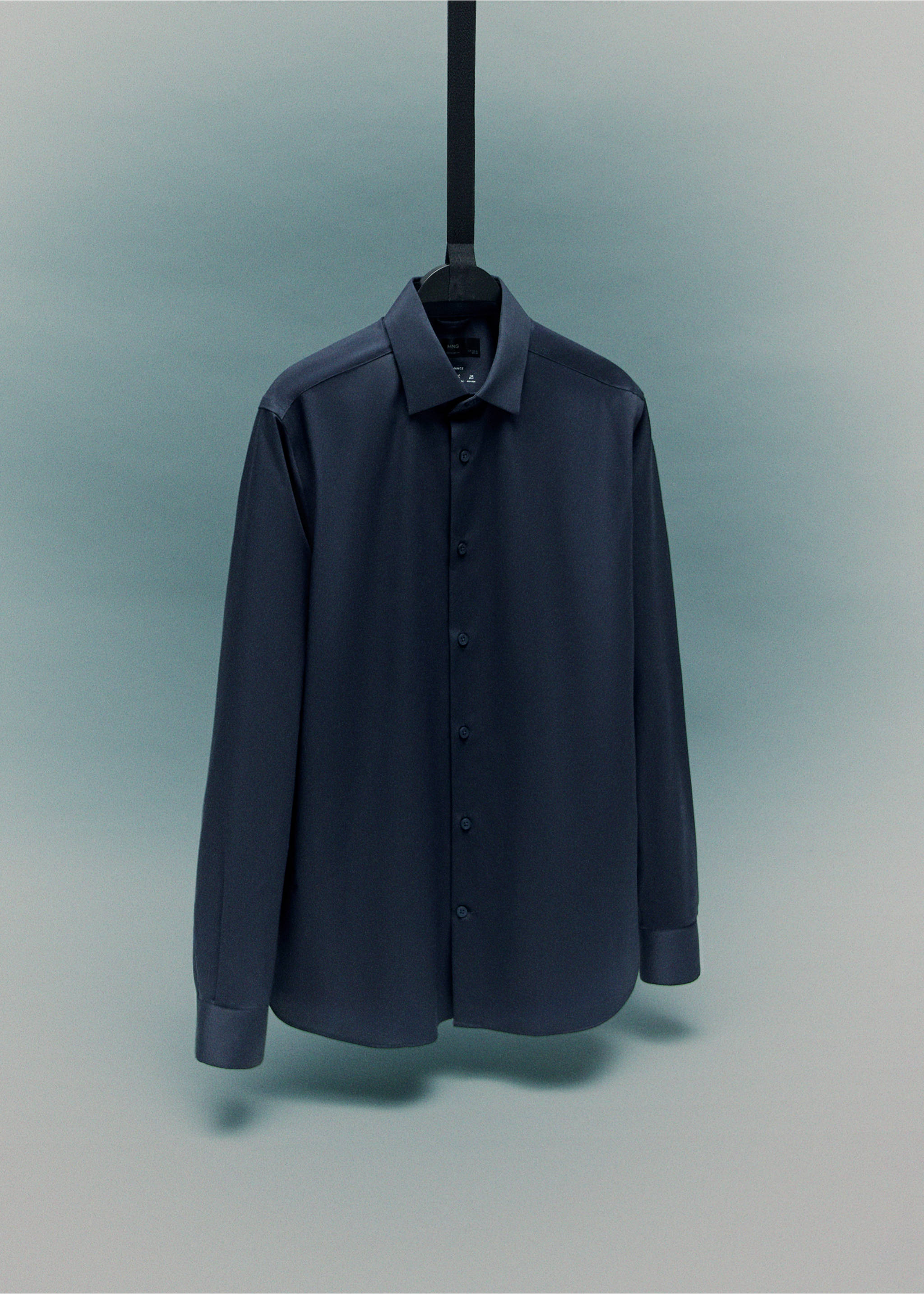 Chemise comfort stretch non-iron - Détail de l'article 9, Bleu marine. Ref: 17045980-00.