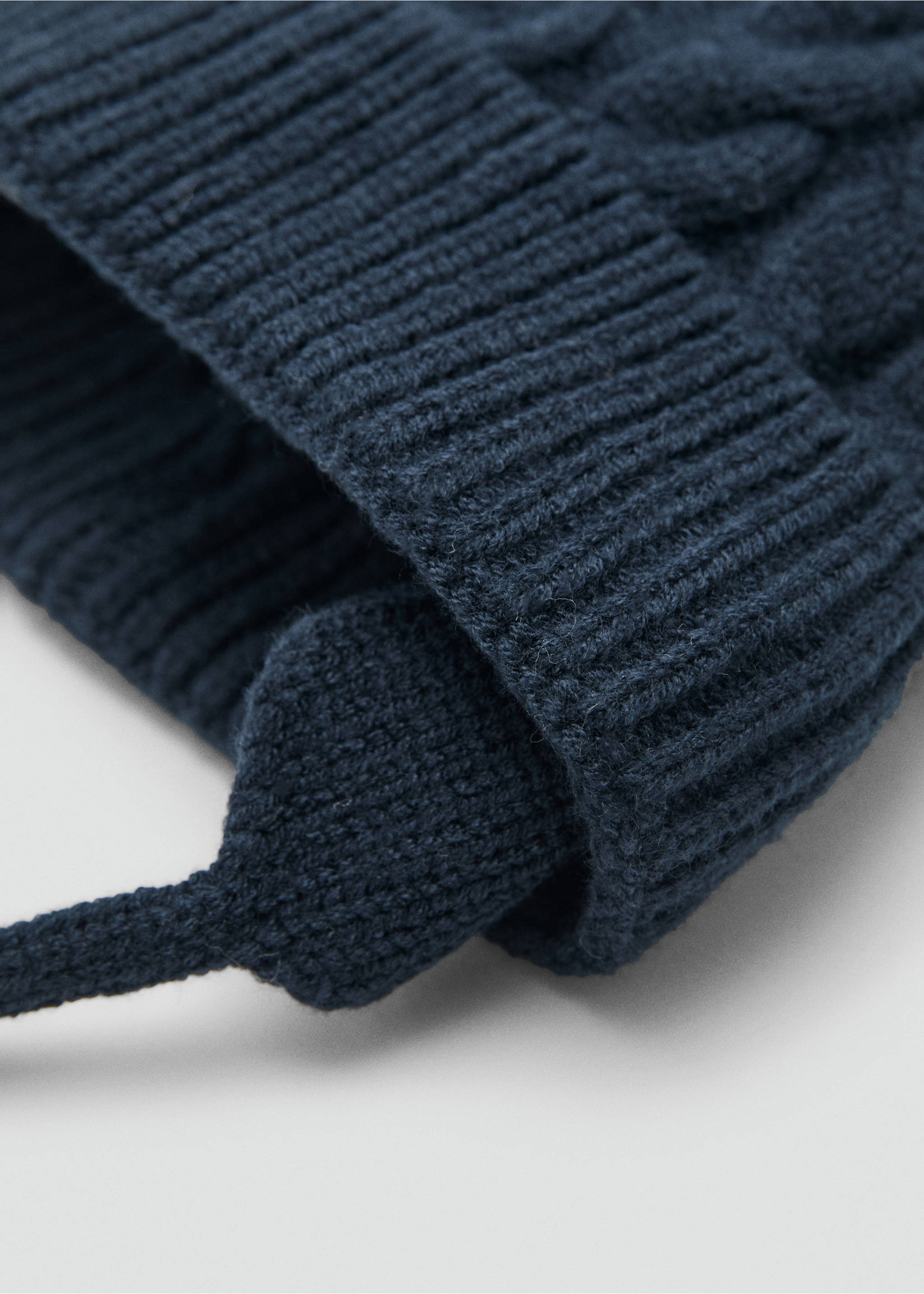 Gorro punto borla - Detalle del artículo 1, Azul marino. Ref: 17045985-00.