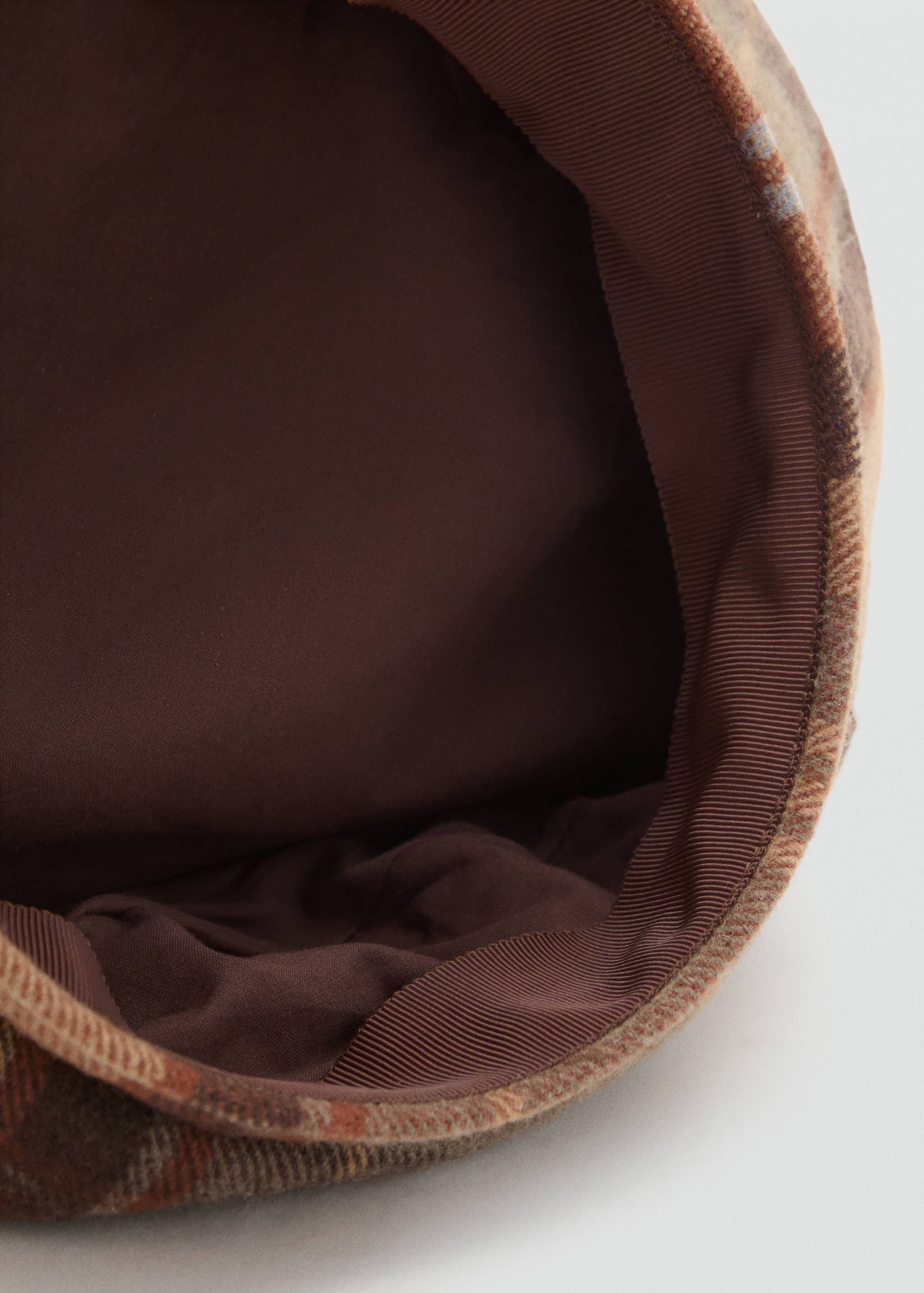 Check beret - Details of the article 1