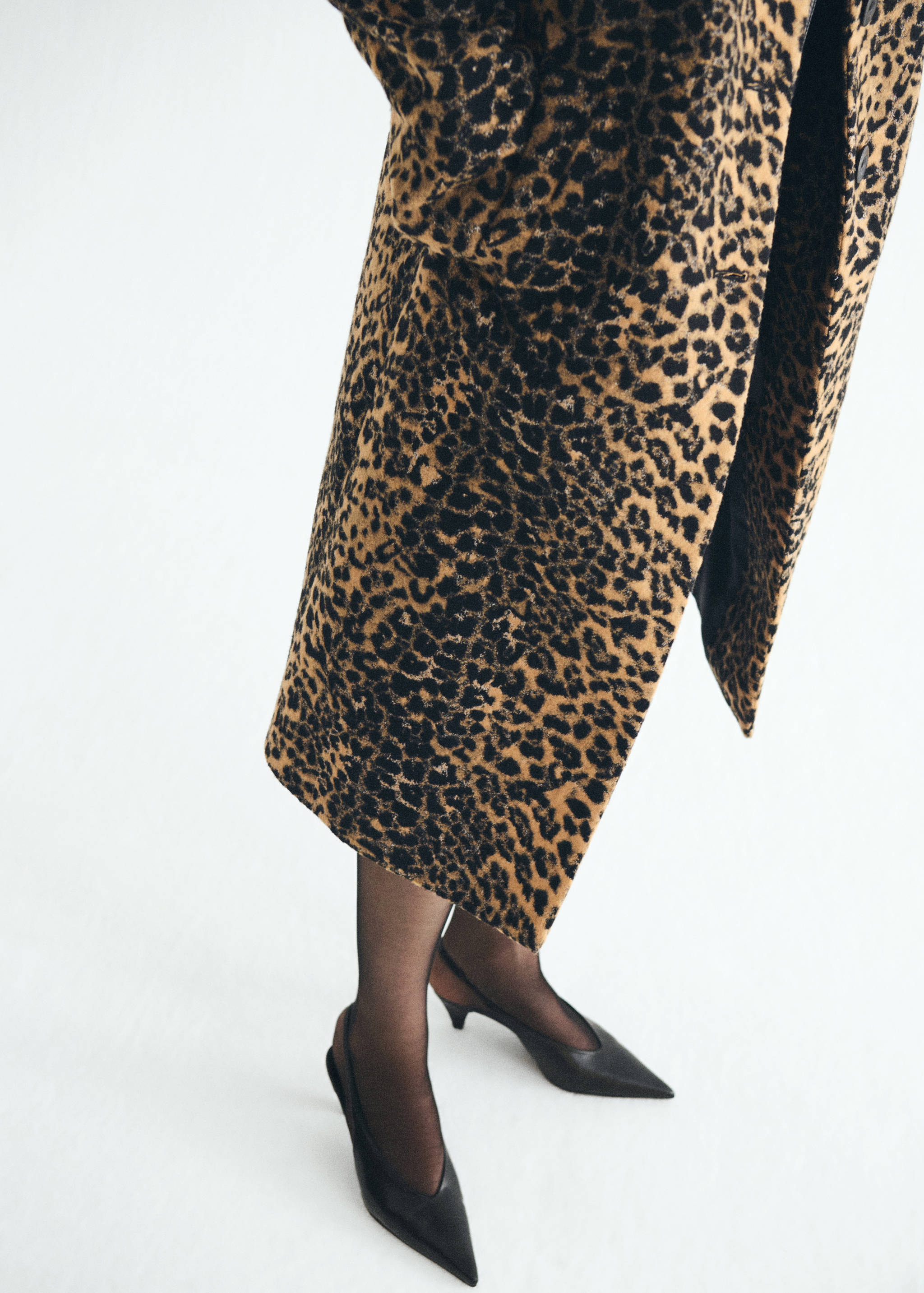 Pointed-toe leather heeled shoes - General plane