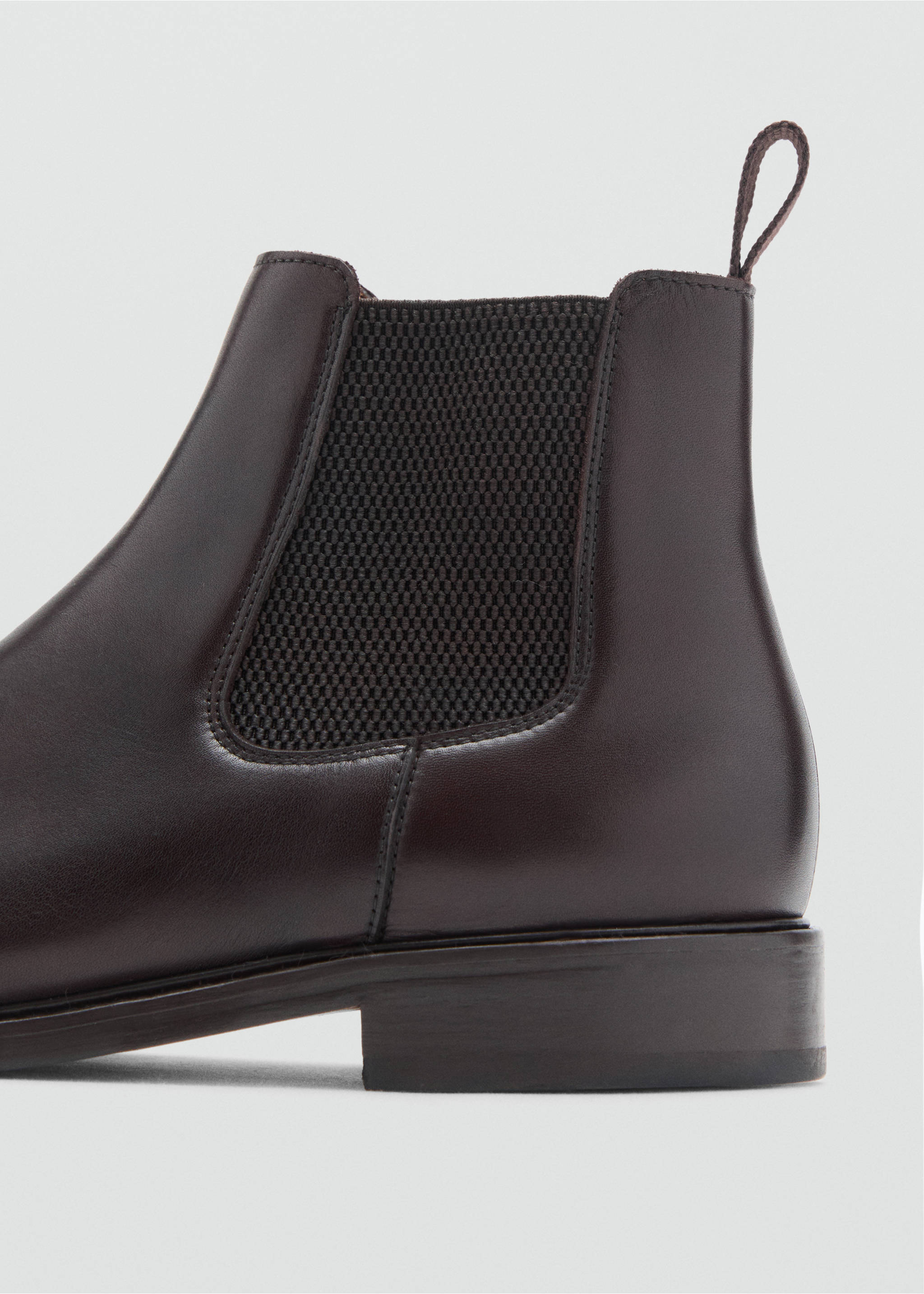 Polished leather chelsea boots - Details of the article 2, Brown. Ref: 17046002-00.