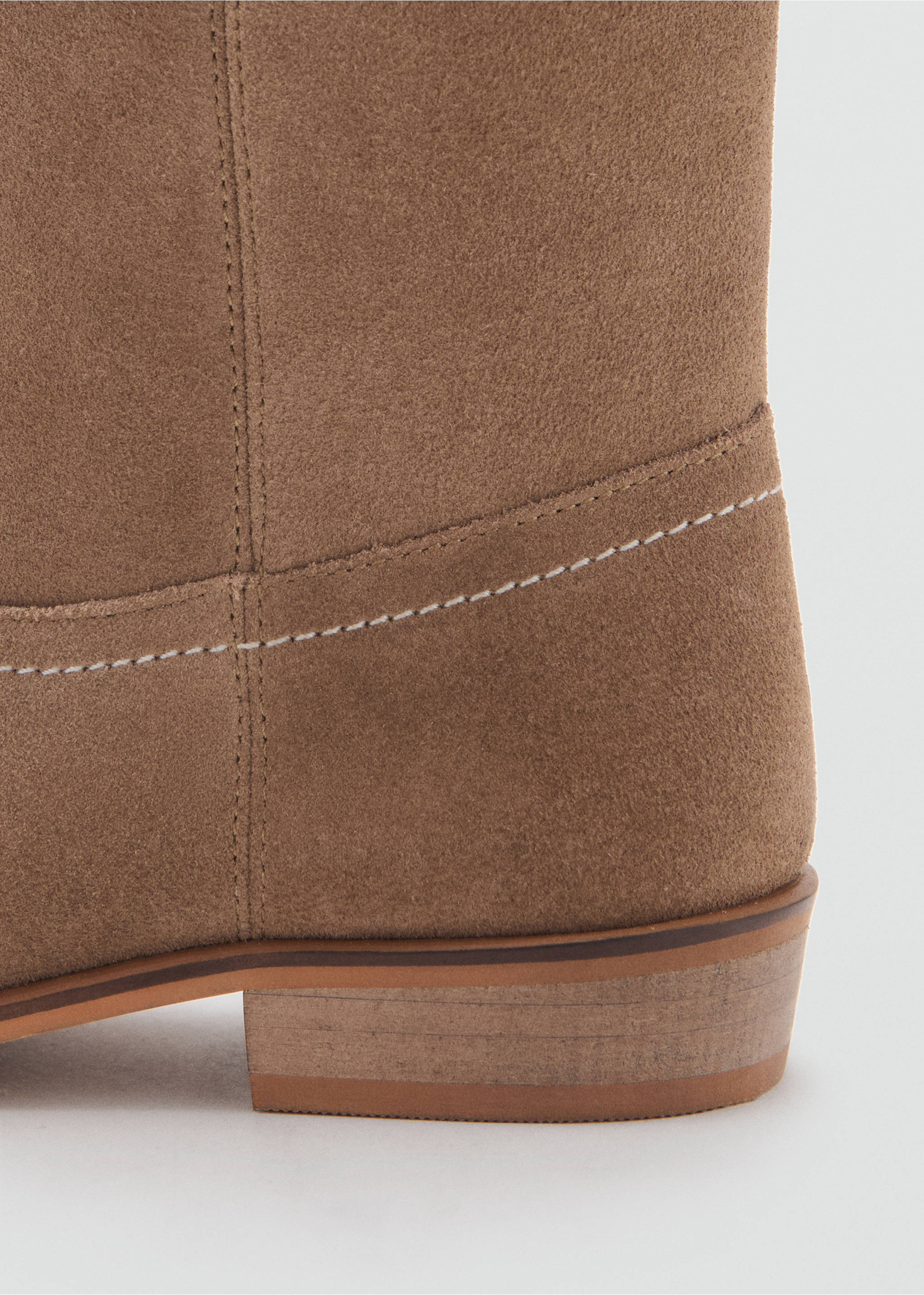 Suede leather boots - Details of the article 1, Sand. Ref: 17046329-00.