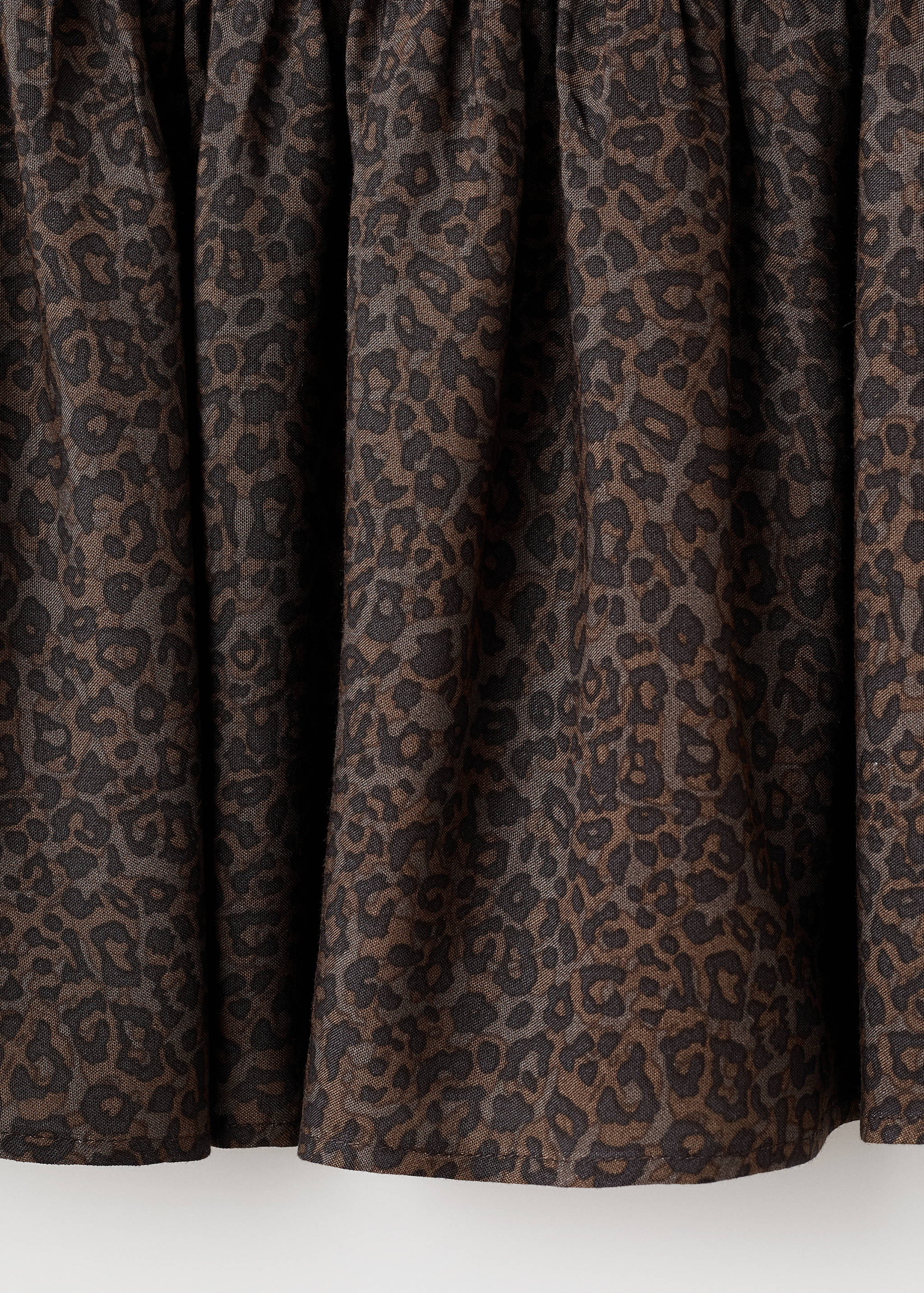 Saia rufada de leopardo - Pormenor do artigo 8