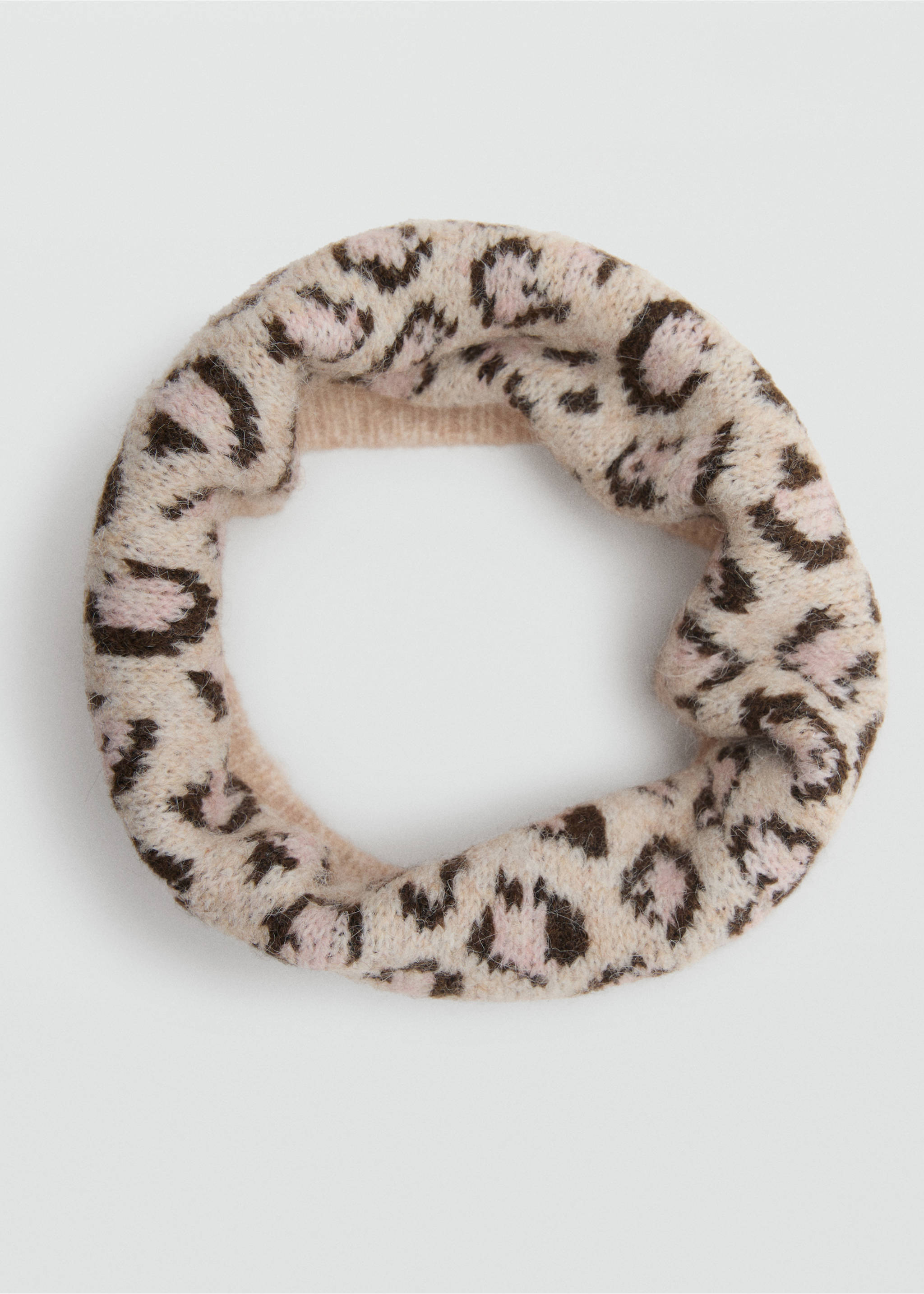 Leopard-print scarf - Details of the article 1, Sand. Ref: 17046348-00.