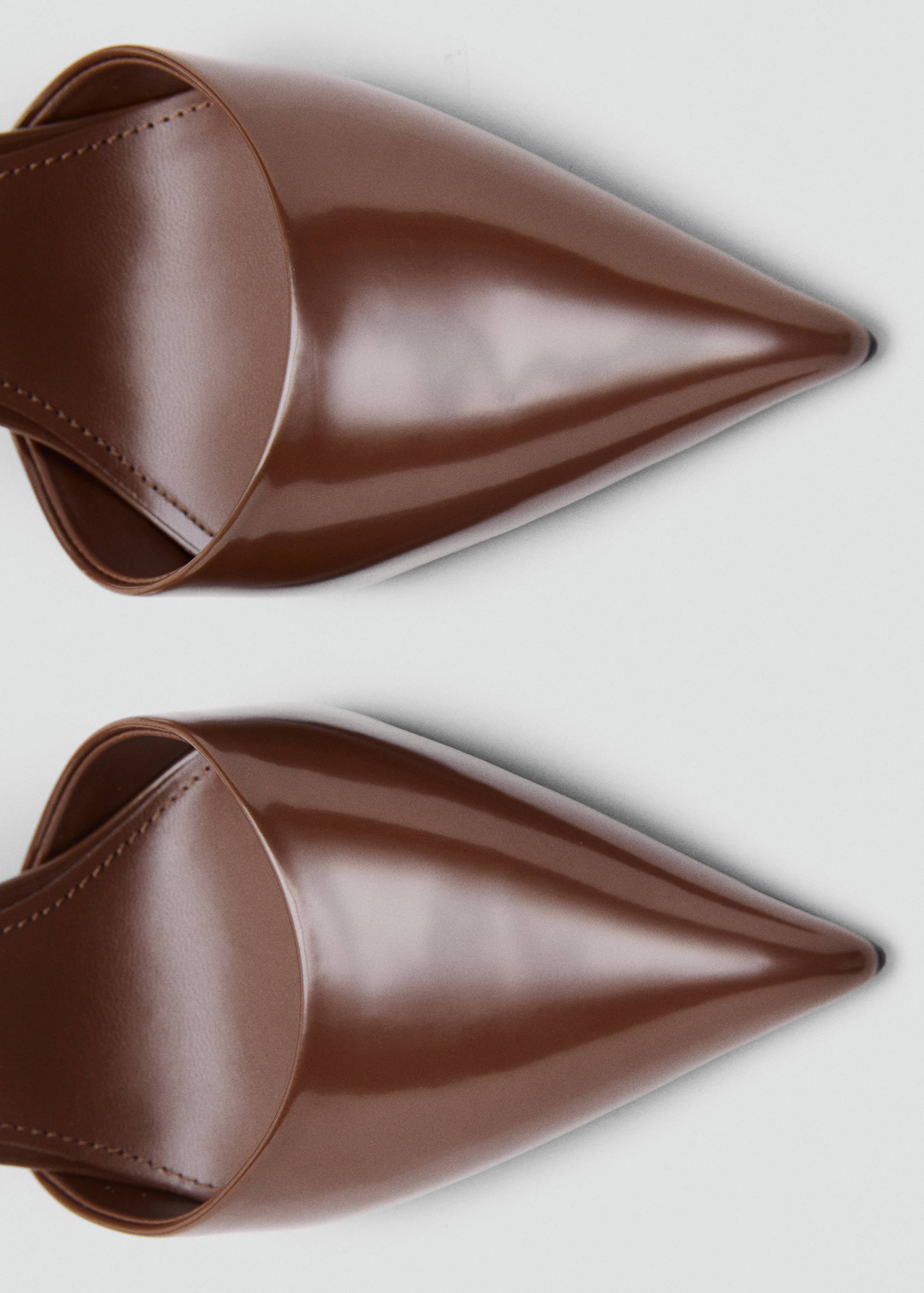 حذاء بكعب عالي من الباتنت بمقدمة مدببة - تفاصيل المنتج 2