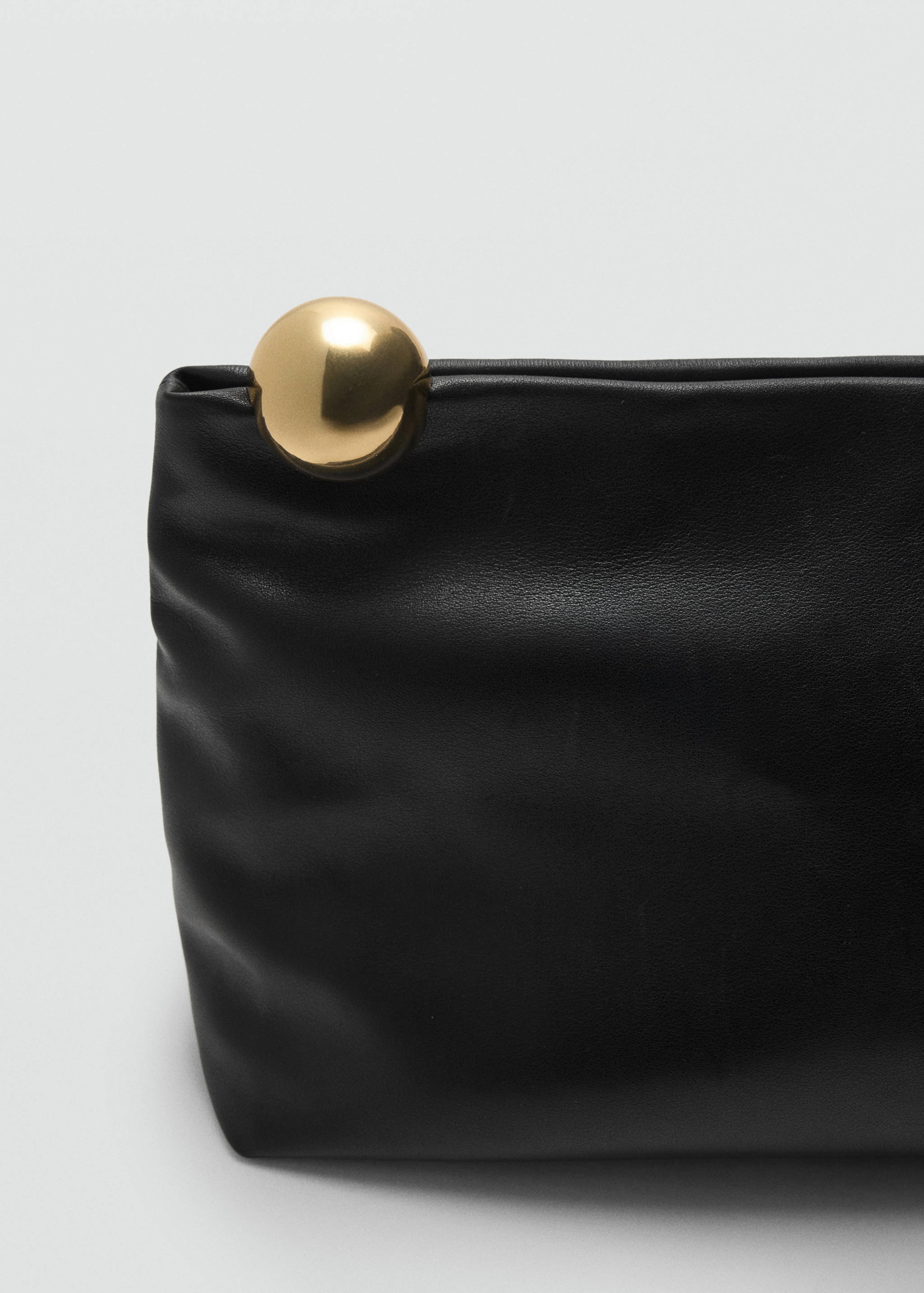 Leather clutch bag with metallic detail - Details of the article 4