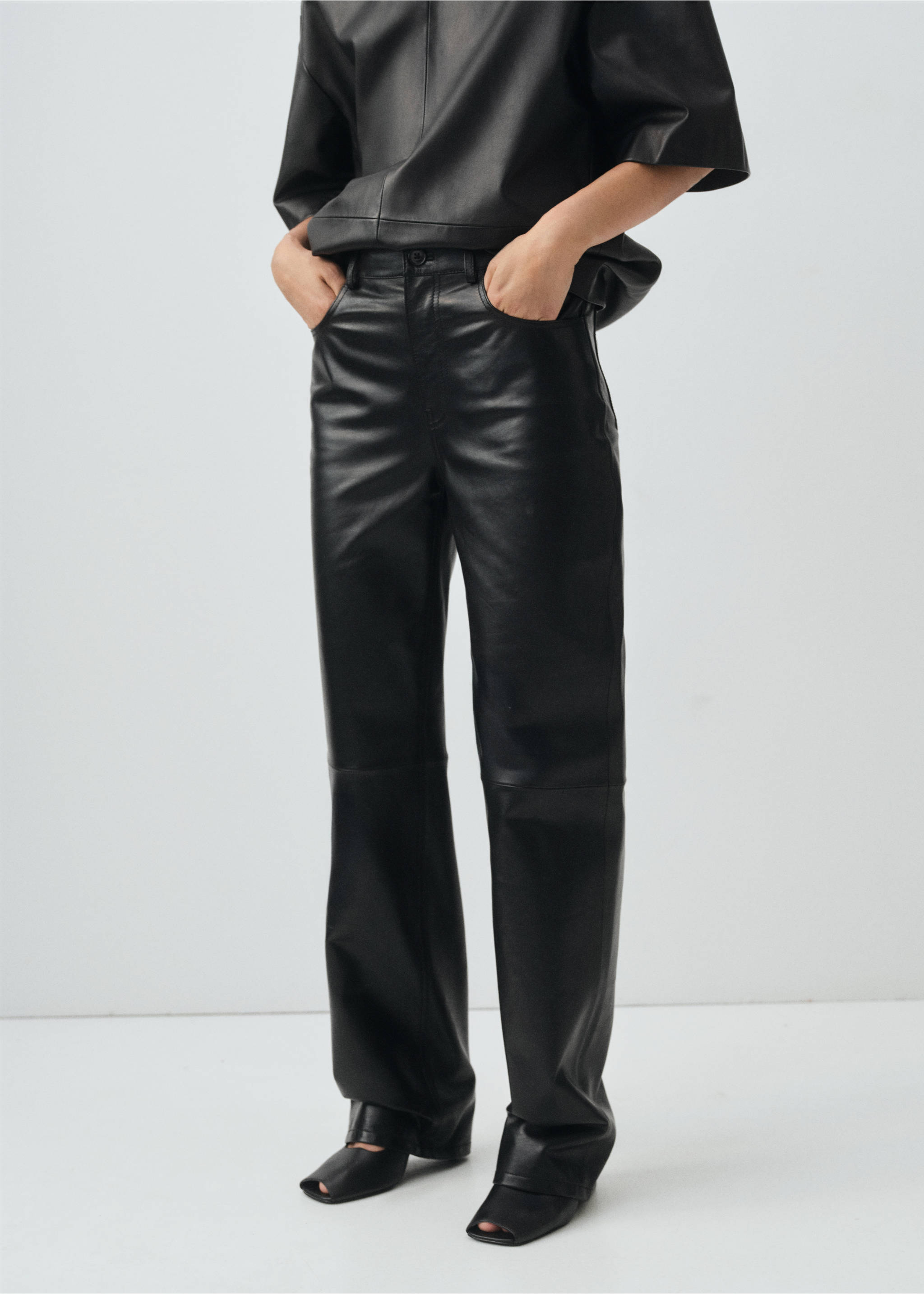 Pantalon droit 100% cuir - Plan moyen, Noir. Ref: 17046358-00.