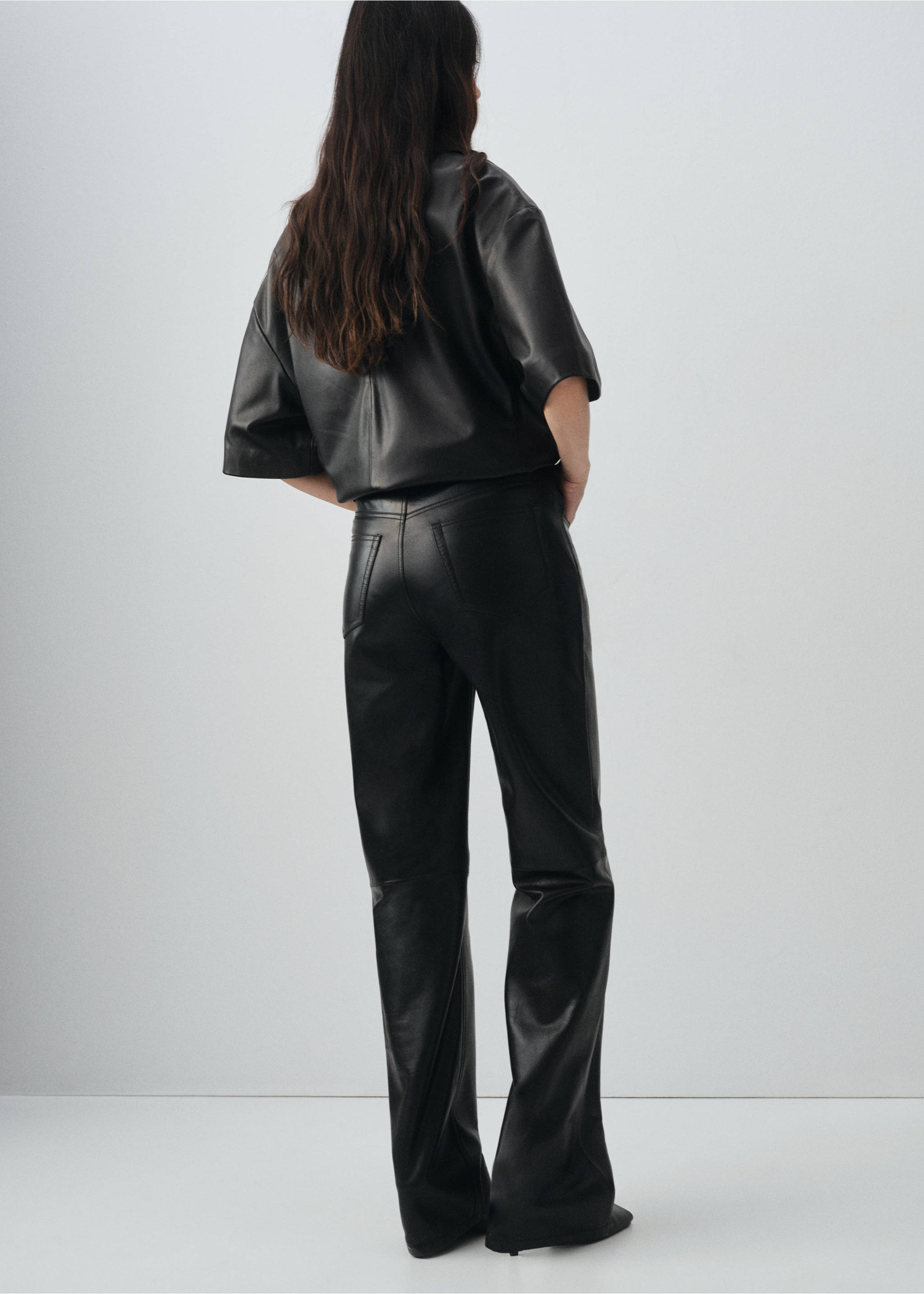 Pantalon droit 100% cuir - Verso de l’article, Noir. Ref: 17046358-00.