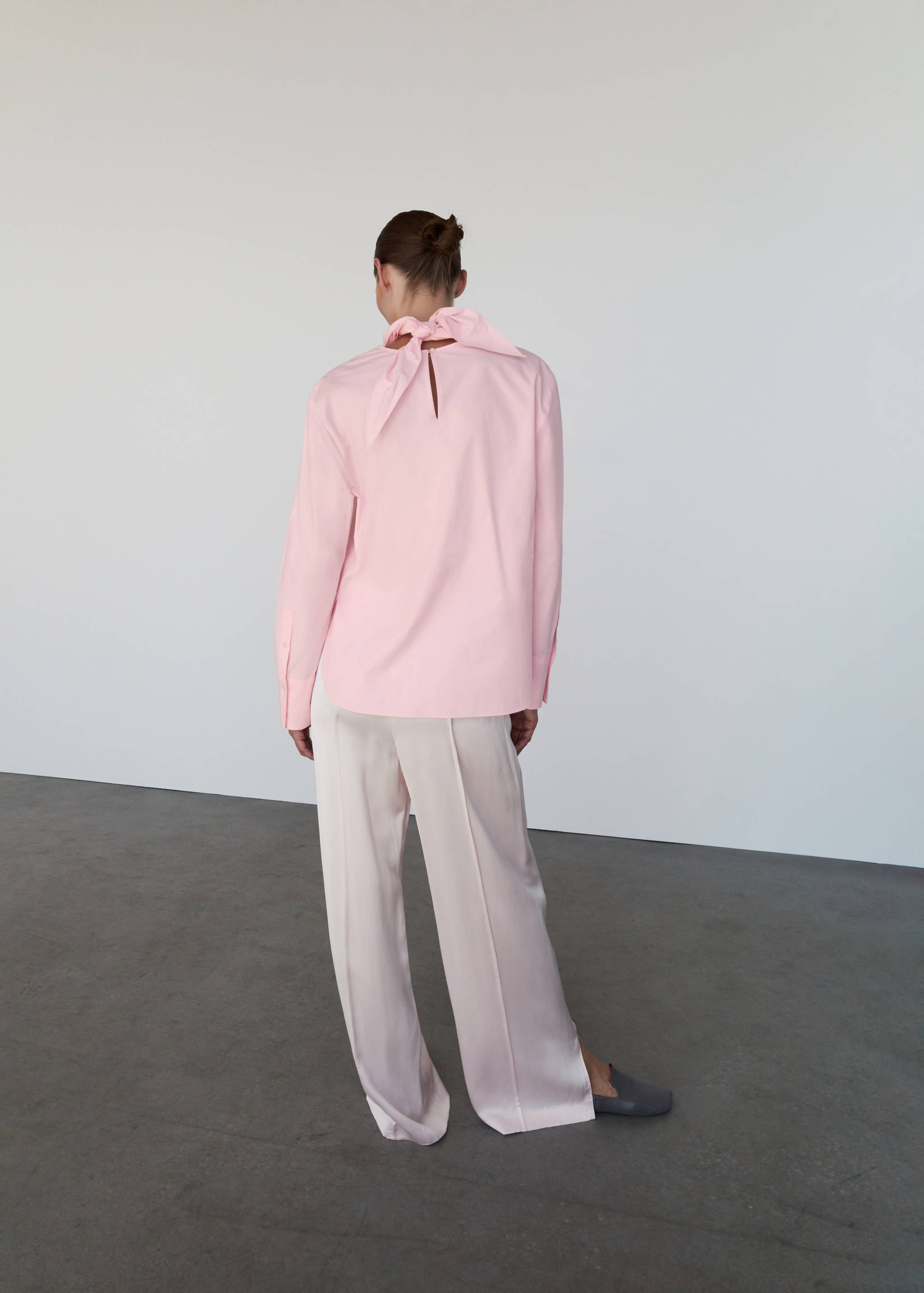 Poplin blouse with handkerchief - Reverse of the article