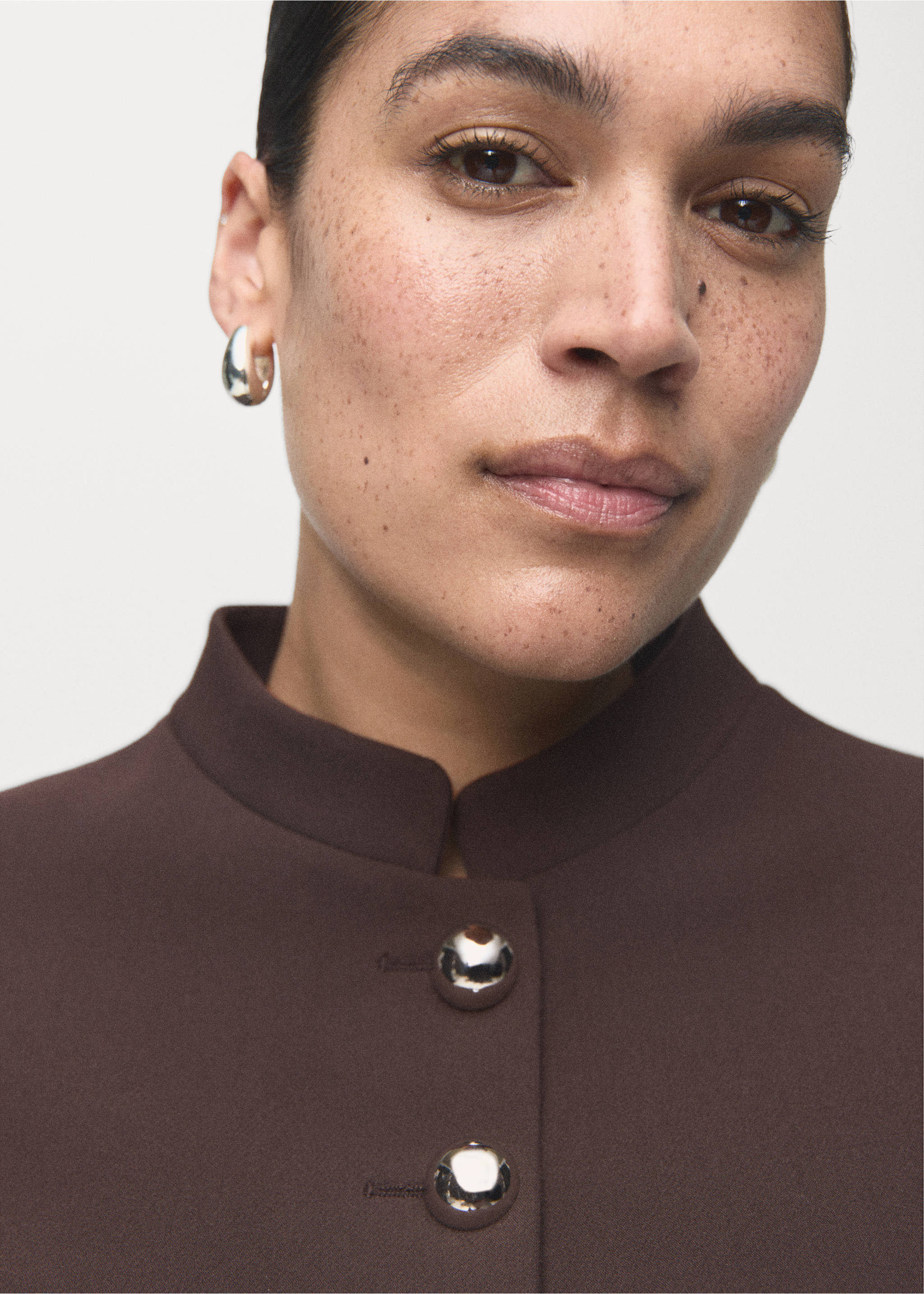 Jacket with jewel-button strip collar - Details of the article 4, Brown. Ref: 17046362-00.