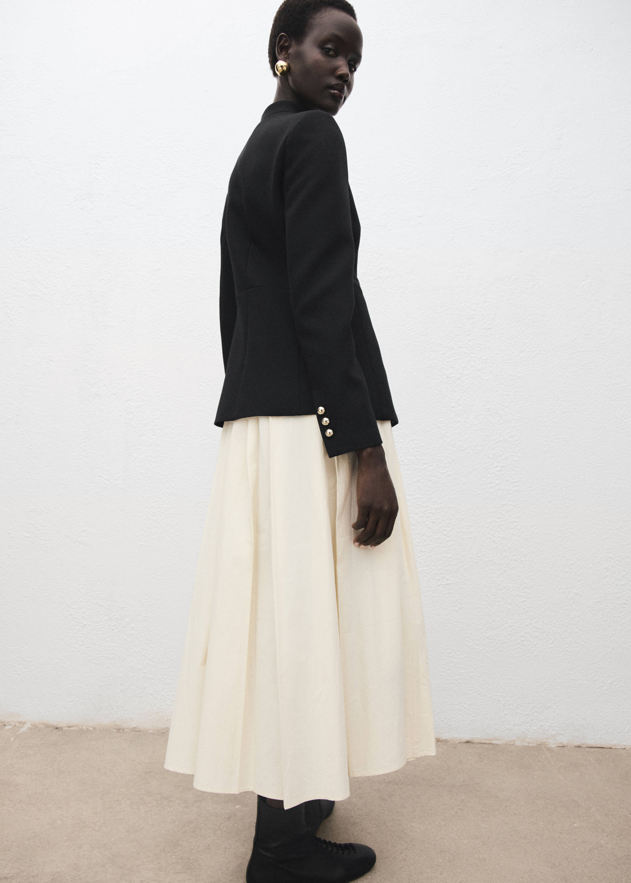 Σακάκι με γιακά strap με κουμπιά κοσμήματα - Πίσω όψη προϊόντος