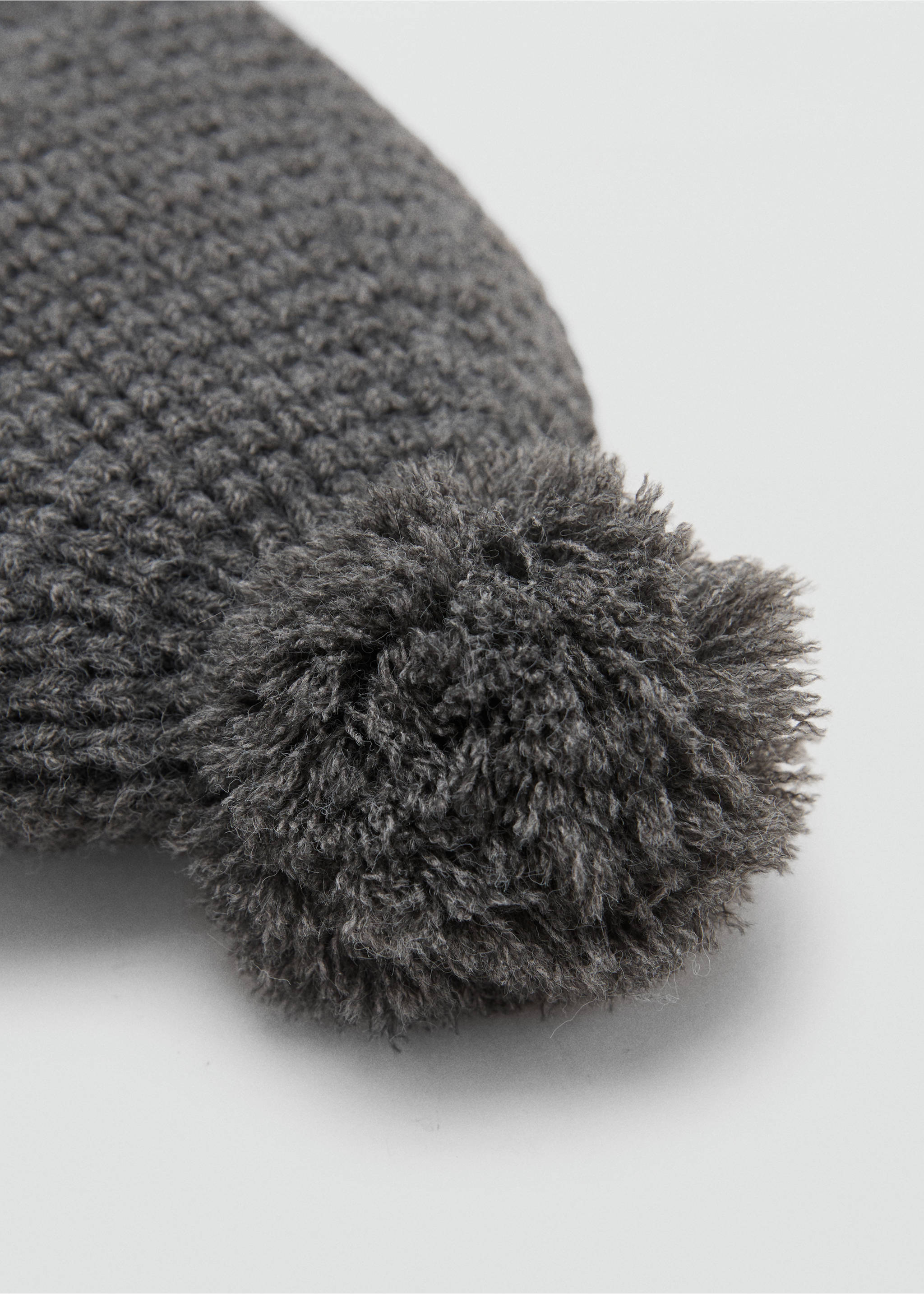 Knitted bobble hat - Details of the article 1, Charcoal. Ref: 17046735-00.