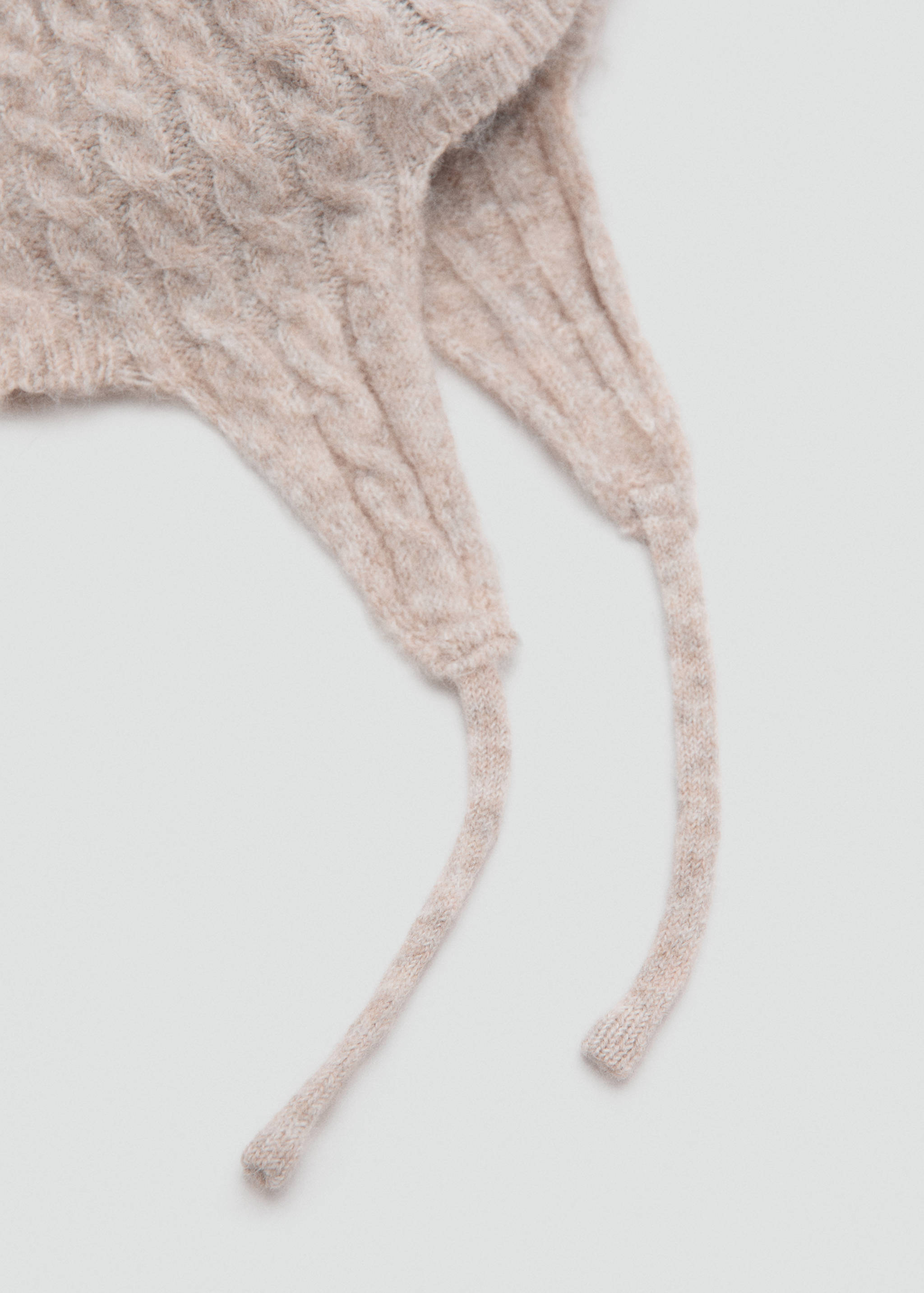 Knitted bobble hat - Details of the article 1