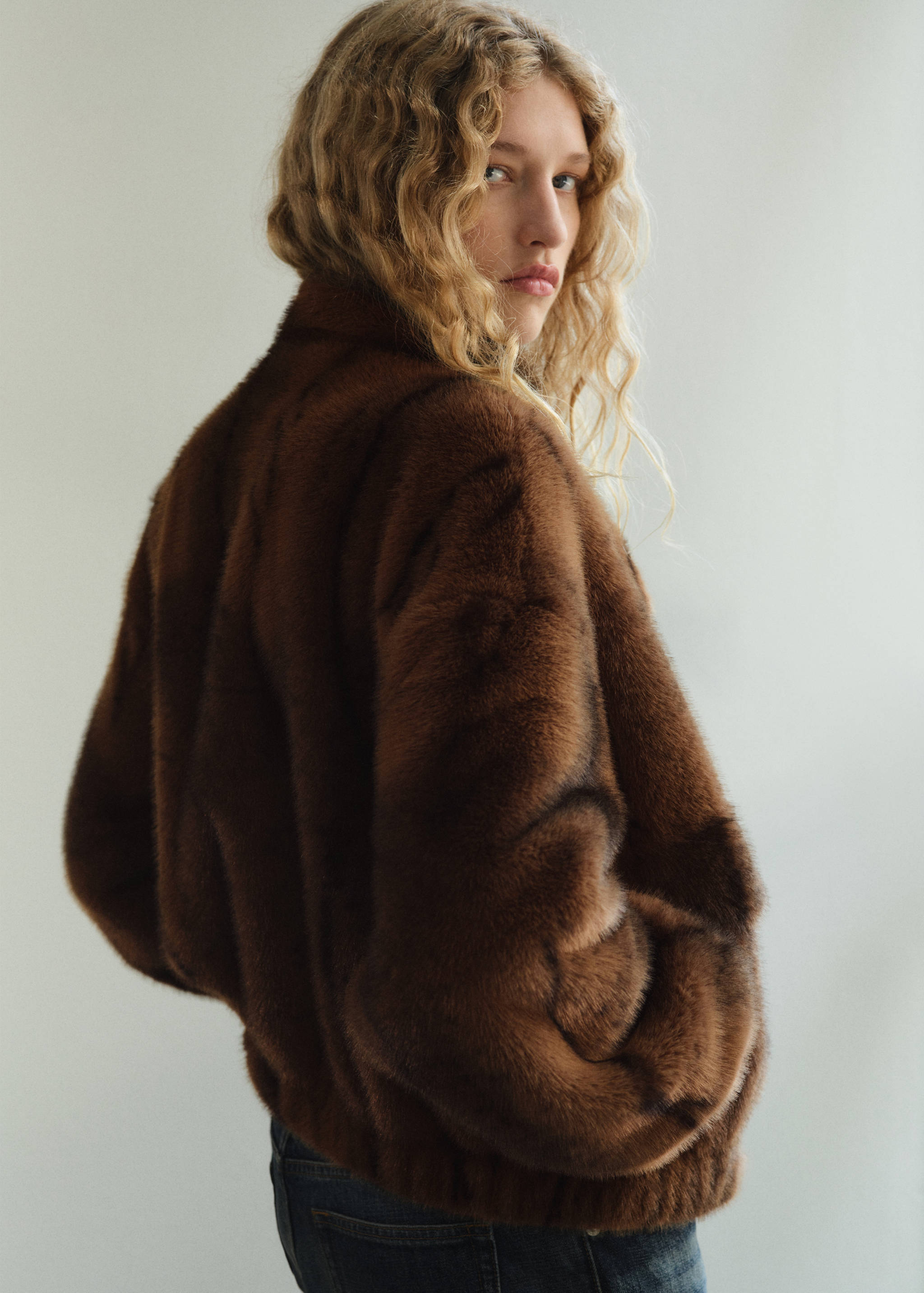 Faux-fur jacket with pockets - Details of the article 2