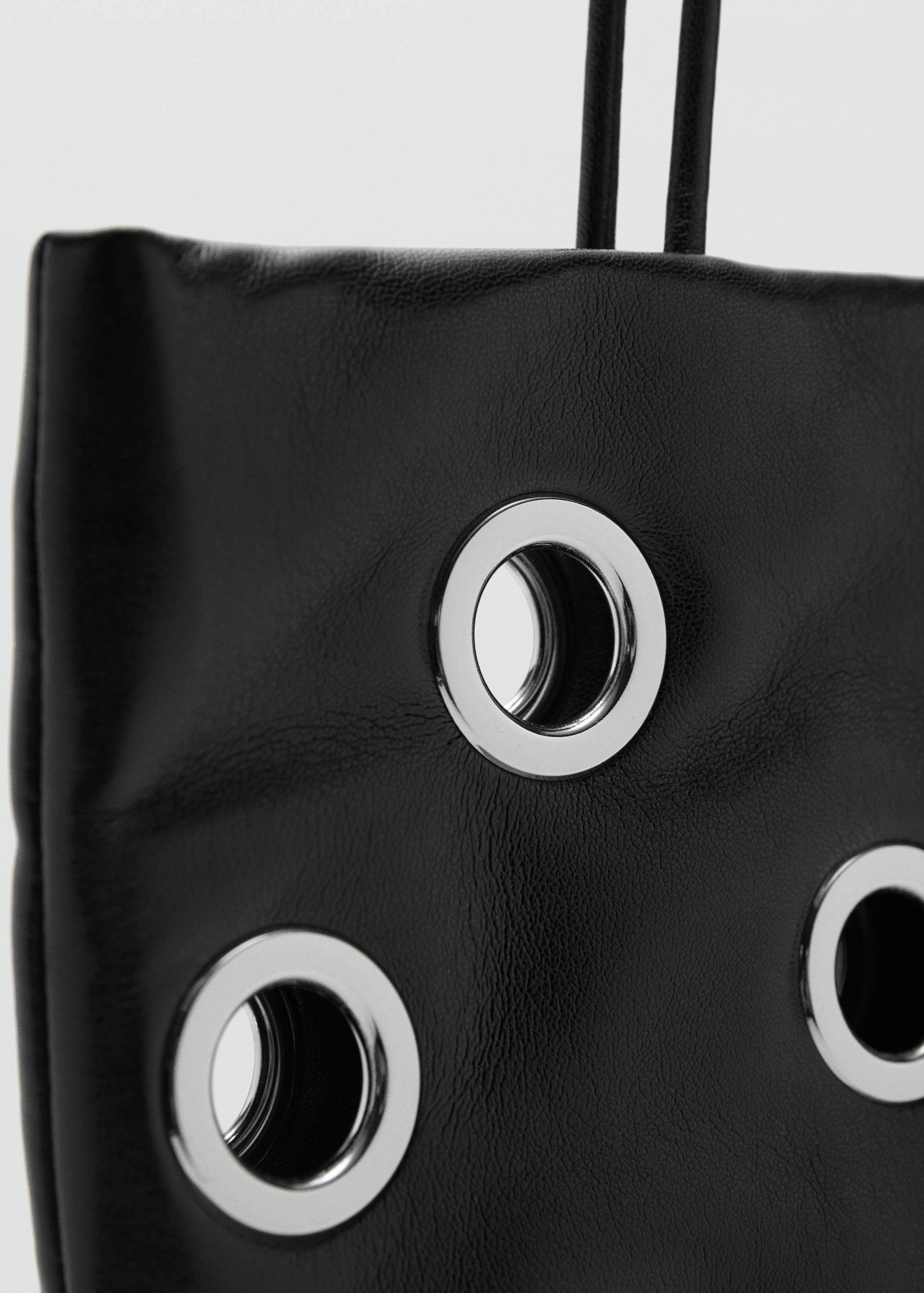 Τσάντα ώμου με eyelets - Λεπτομέρεια του προϊόντος 1