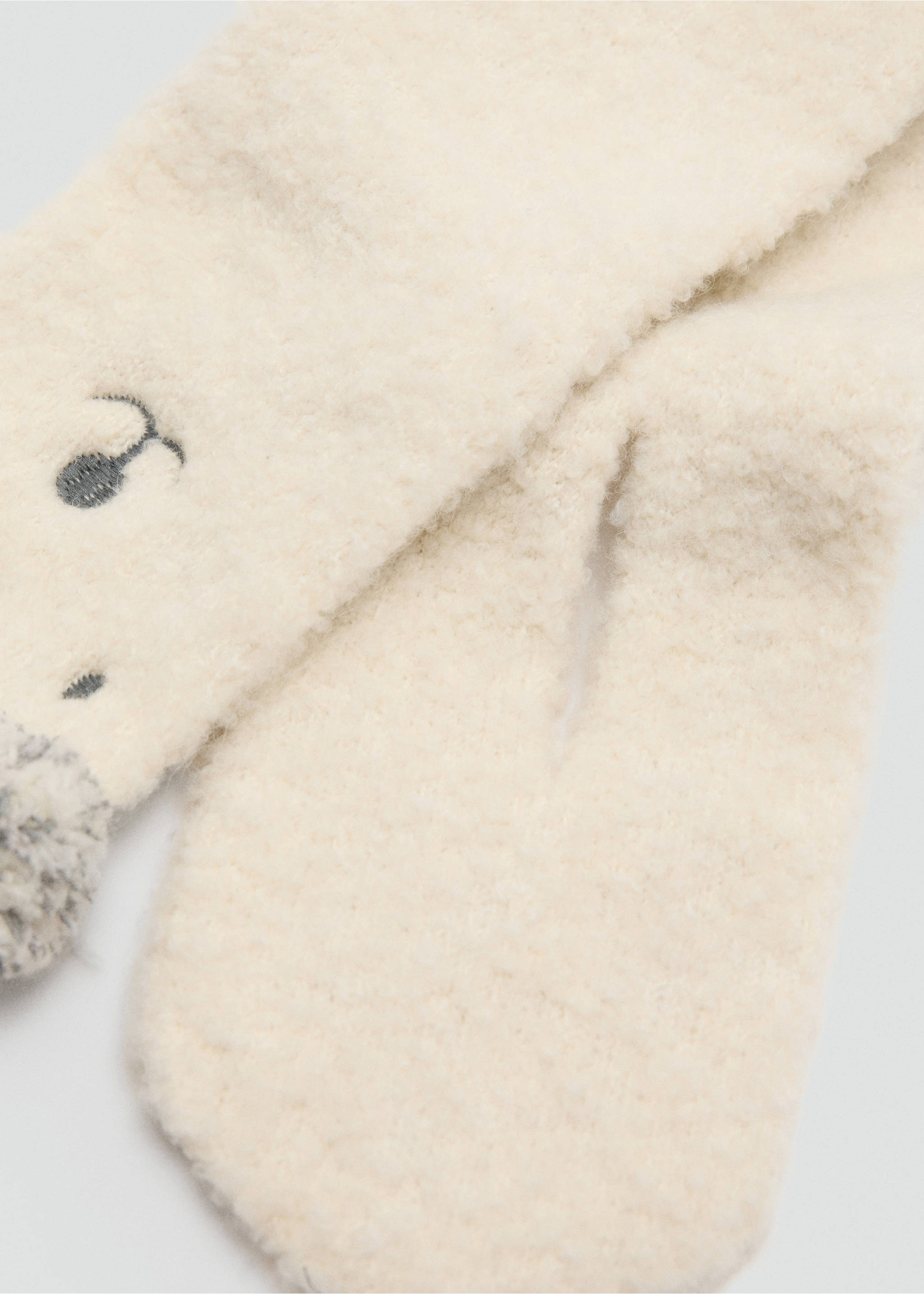Bear knitted scarf - Details of the article 1, Ecru. Ref: 17046741-00.