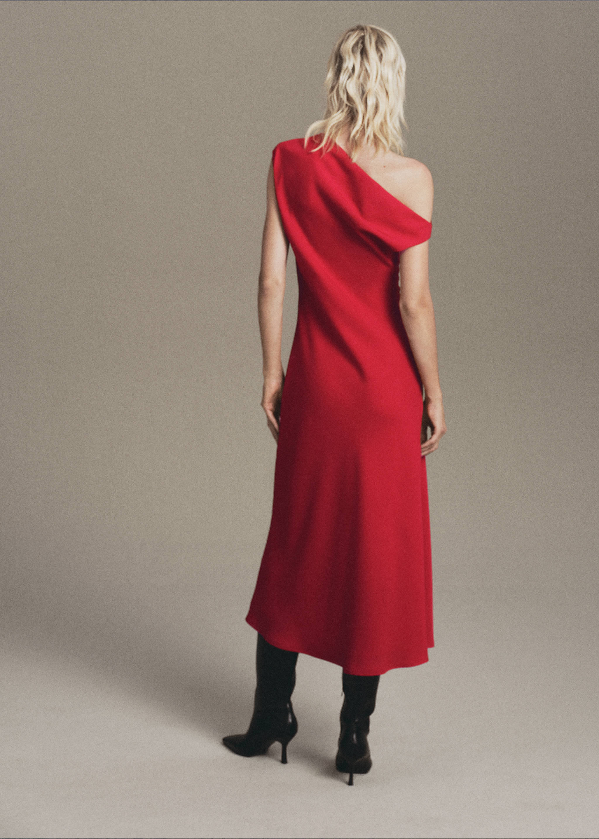 A-line dress with asymmetrical neckline - Reverse of the article, Red. Ref: 17047137-00.