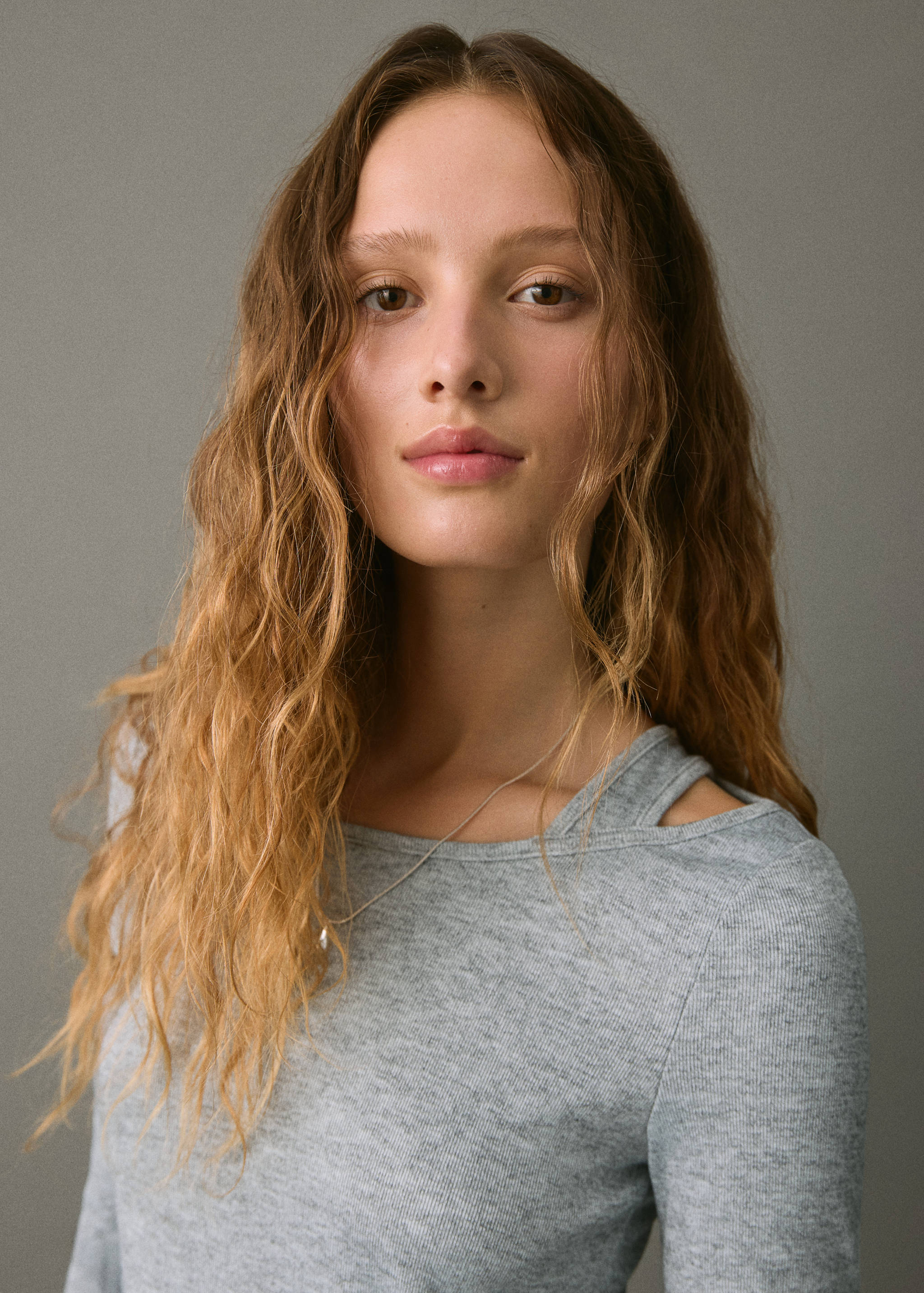 Long dress with cut-out - Details of the article 1