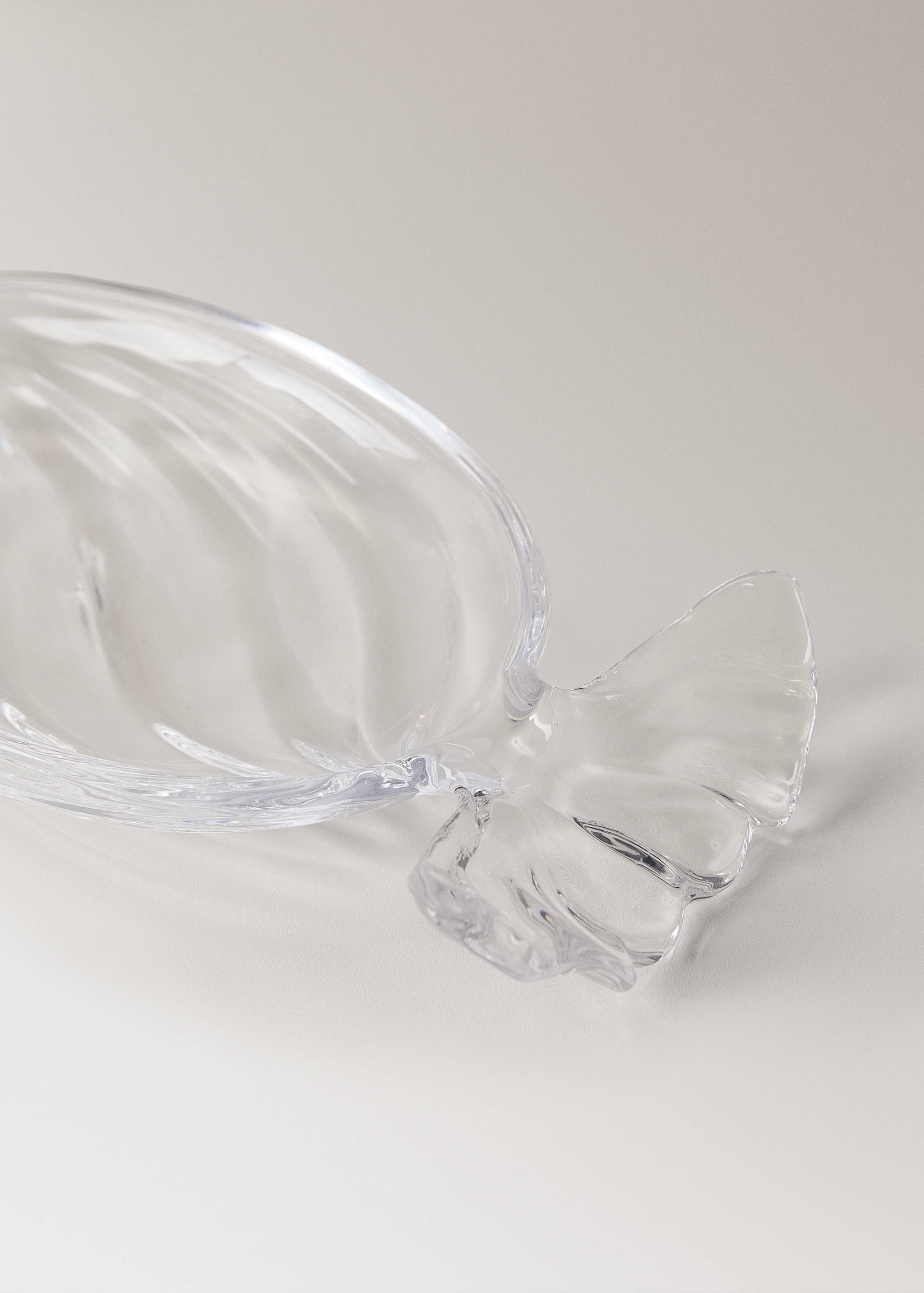 Glass tray with ribbon lines - Details of the article 2