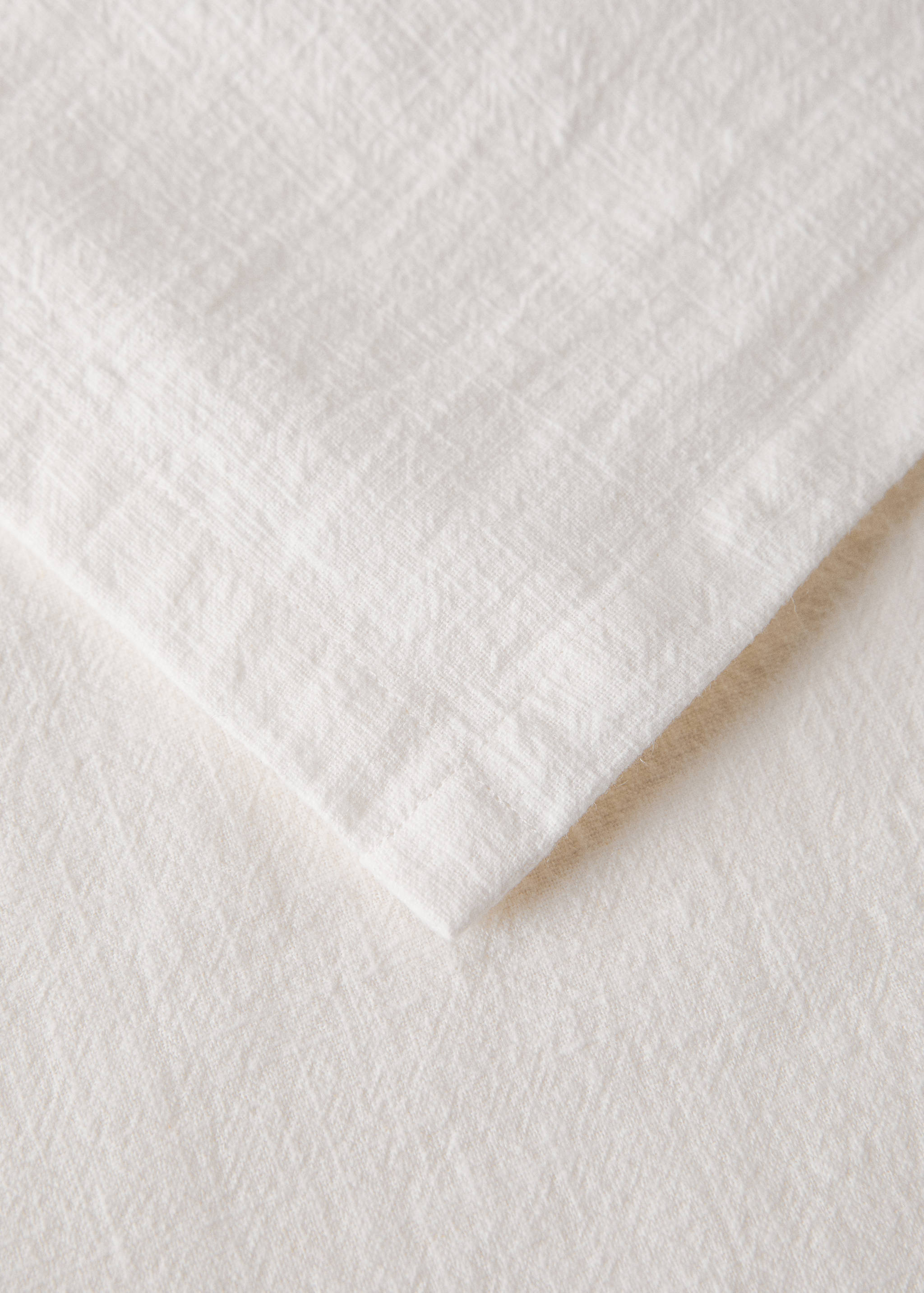 Nappe confectionnée en ramie et coton avec des détails brodés pour 2 à 4 convives - Détail de l'article 1