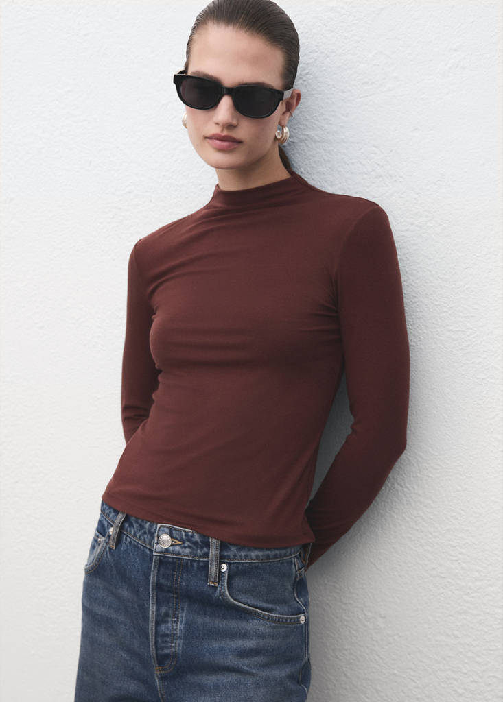 Turtleneck T-shirt — Brown