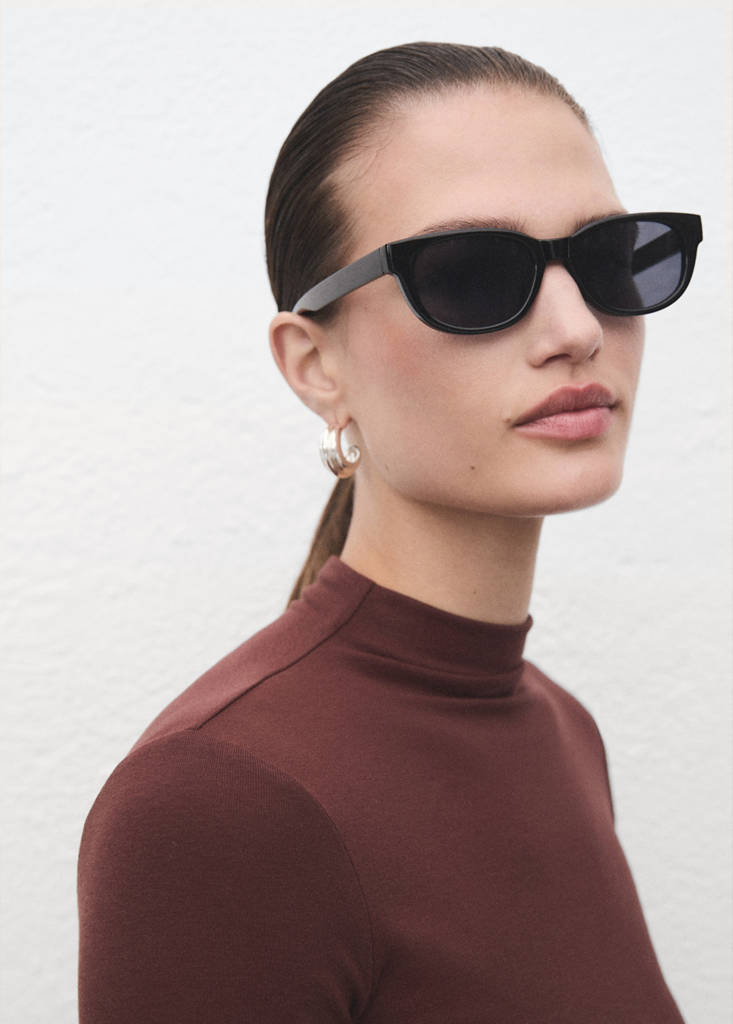 Turtleneck T-shirt — Brown