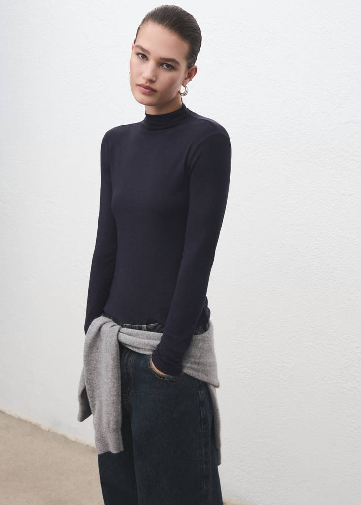 Turtleneck T-shirt — Navy