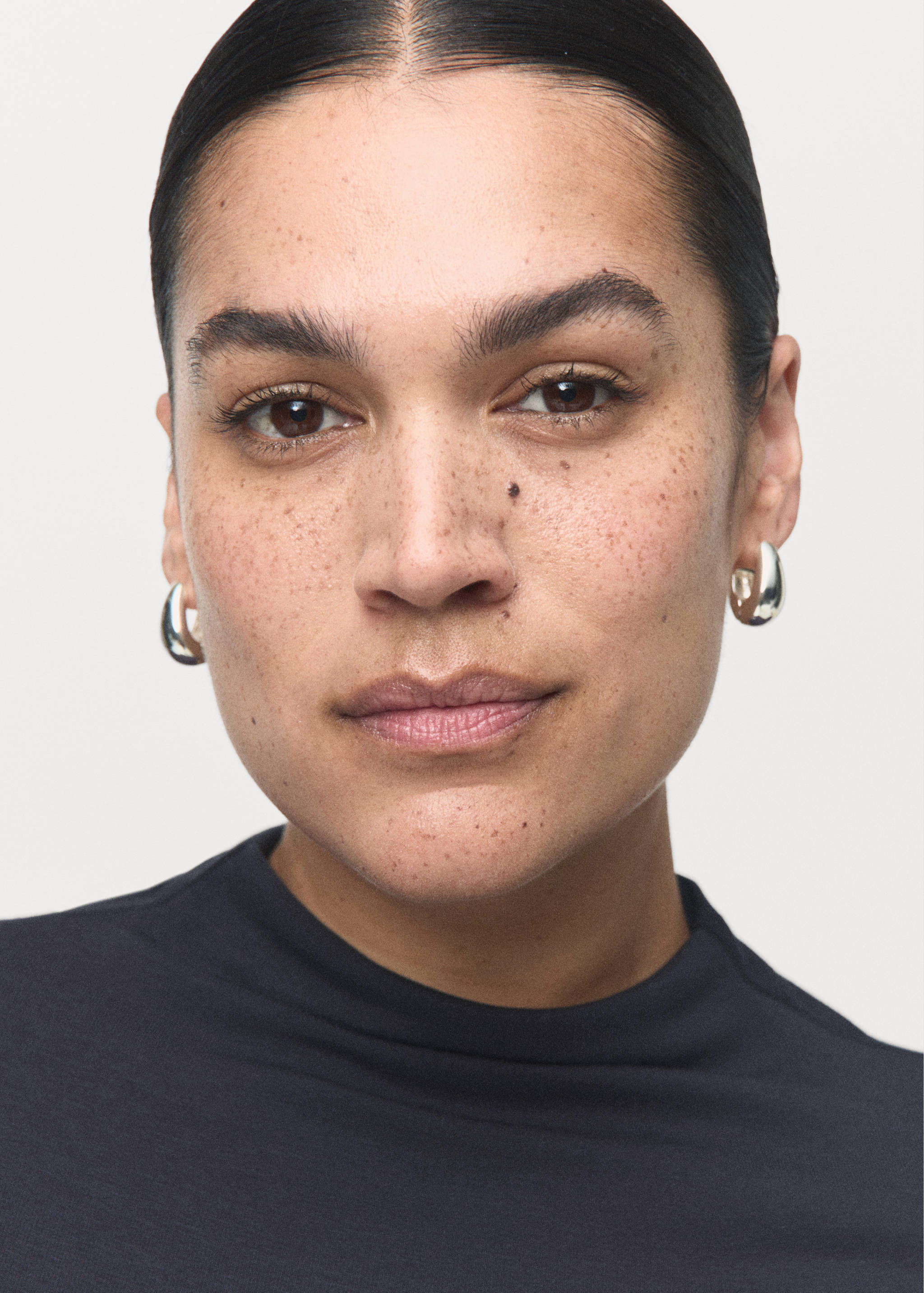 Turtleneck T-shirt - Details of the article 4