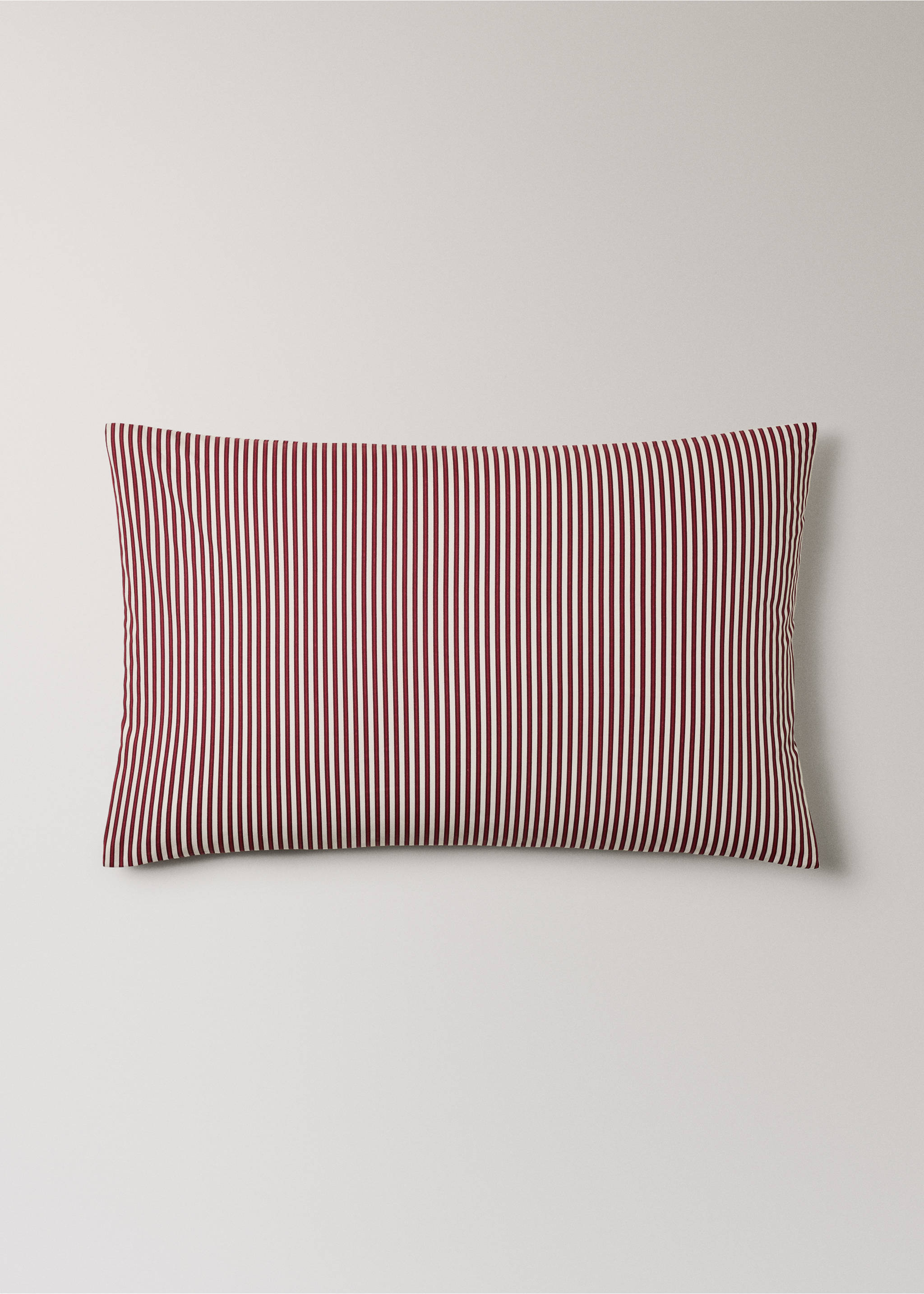 Two reversible striped percale cotton pillowcases 50x75cm - Article without model, Maroon. Ref: 17047785-00.