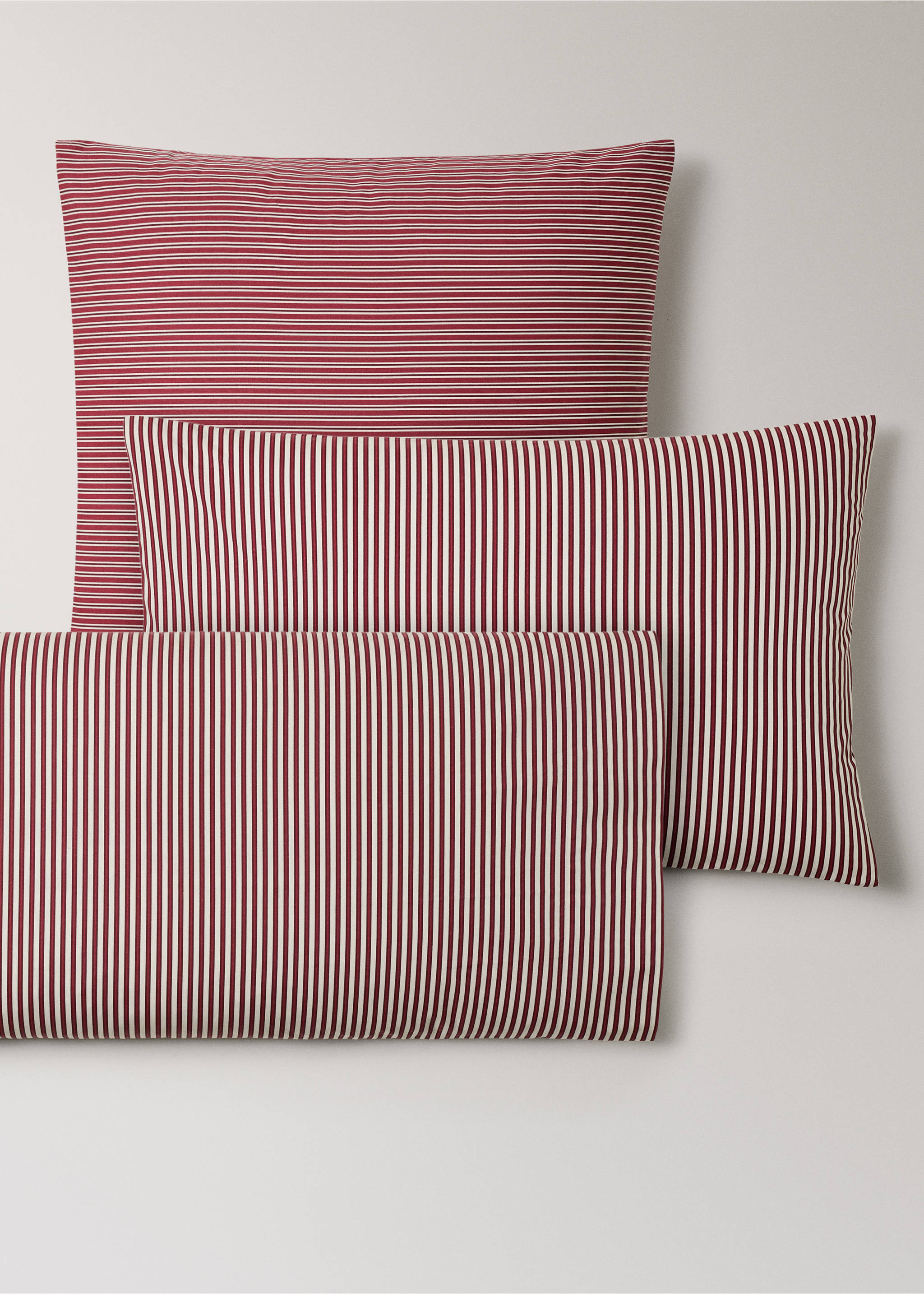 Two reversible striped percale cotton pillowcases 50x75cm - Details of the article 4, Maroon. Ref: 17047785-00.