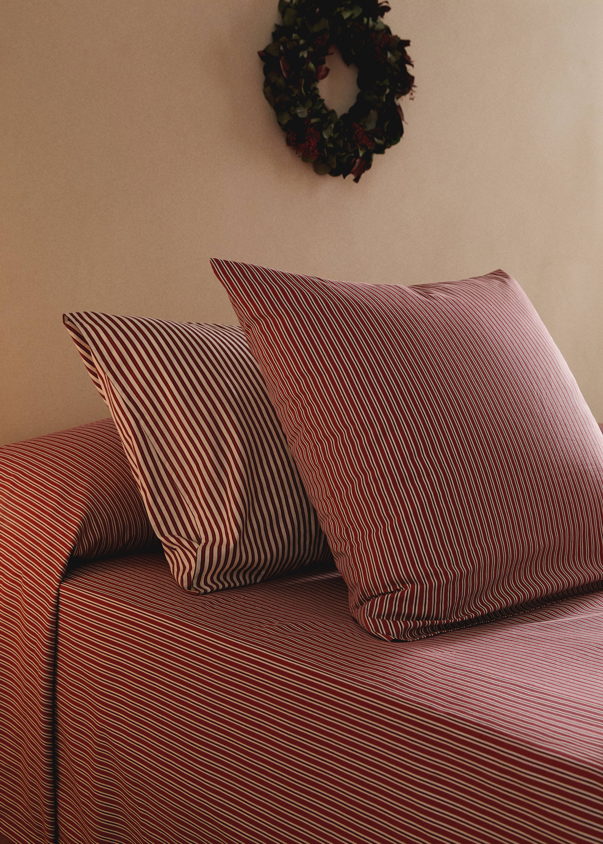 Reversible percale cotton striped pillowcase 60x60cm - General plane