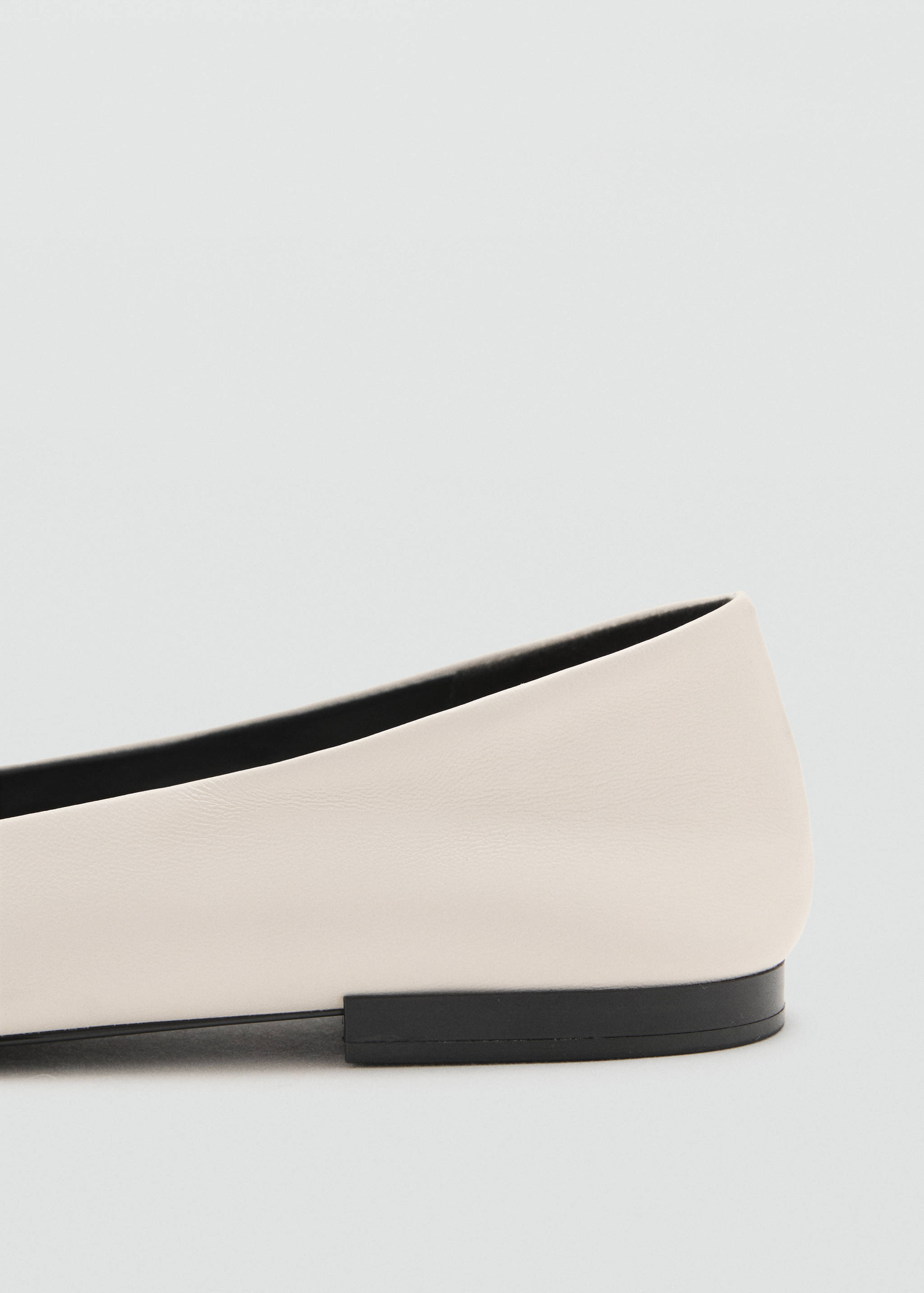 Leather ballet flats with bow - Details of the article 1