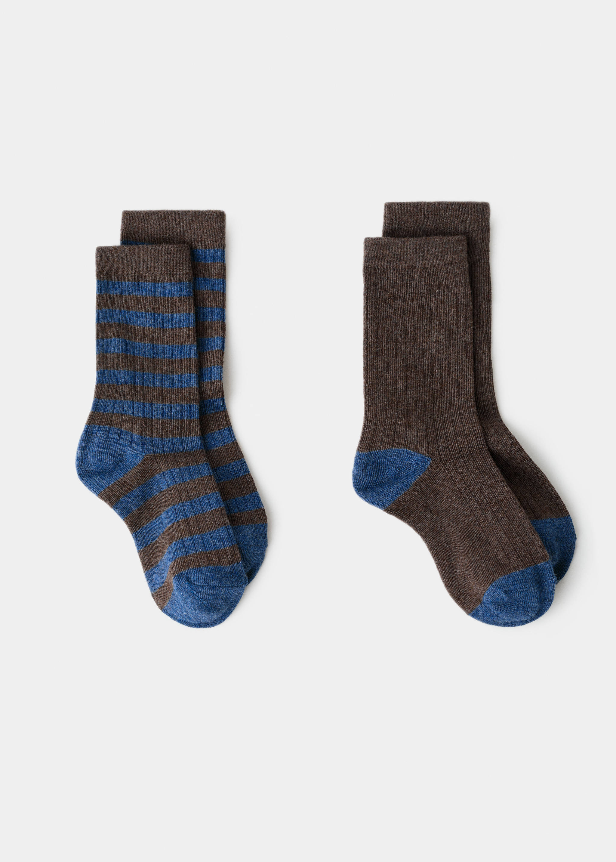 زوجين من الجوارب المزخرفة - منتج دون نموذج