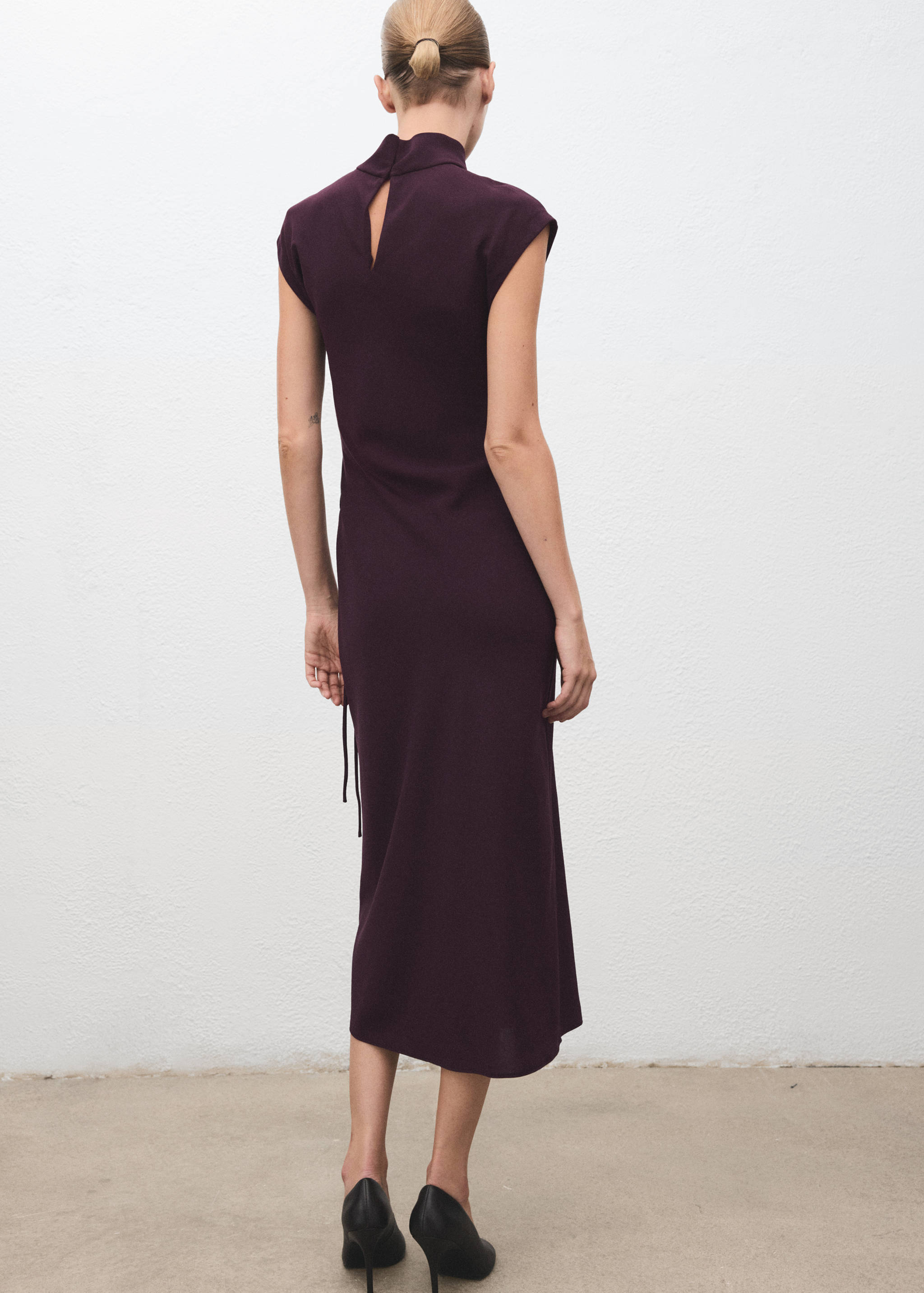 Turtleneck wrap dress - Reverse of the article