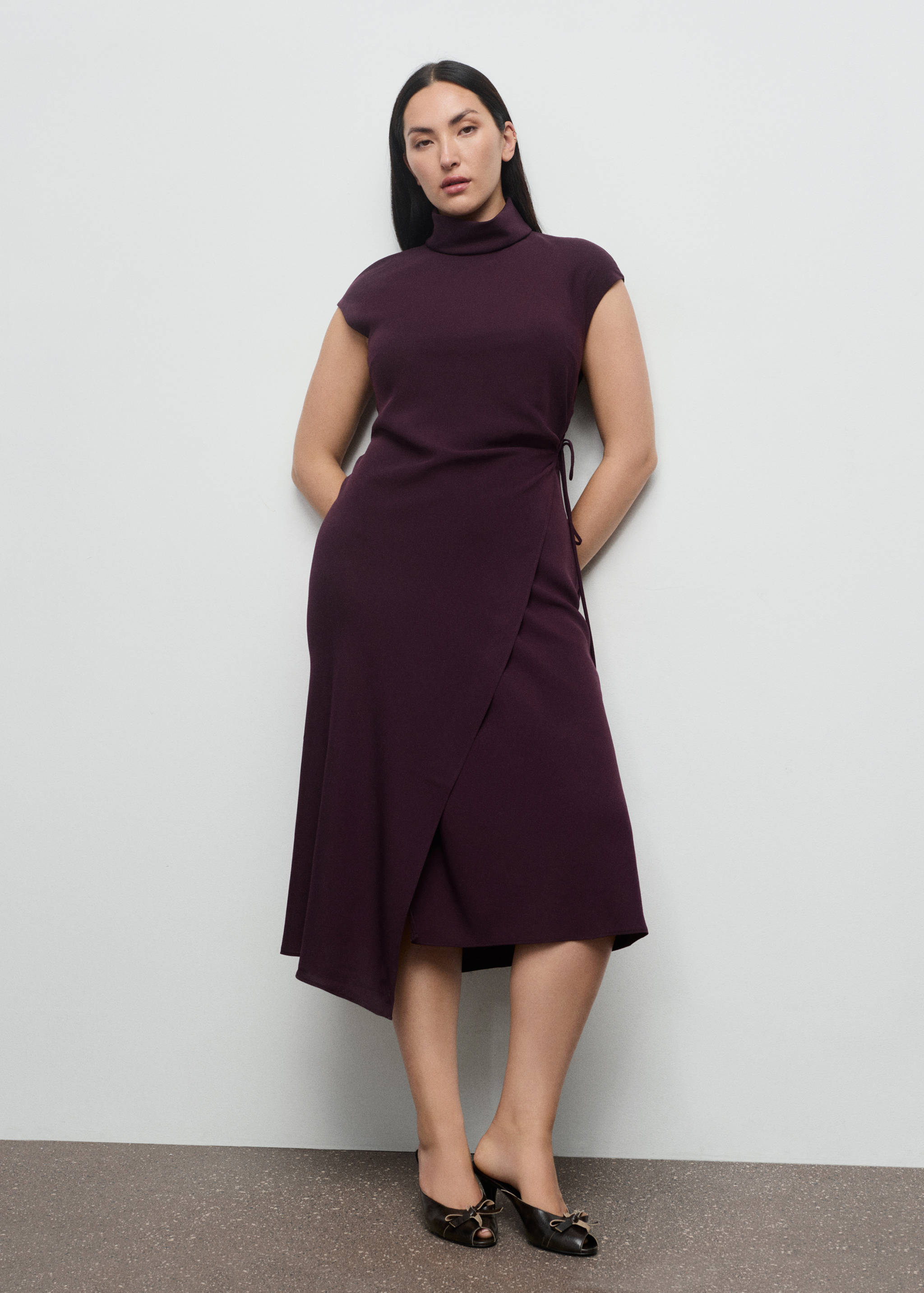 Turtleneck wrap dress - Details of the article 3
