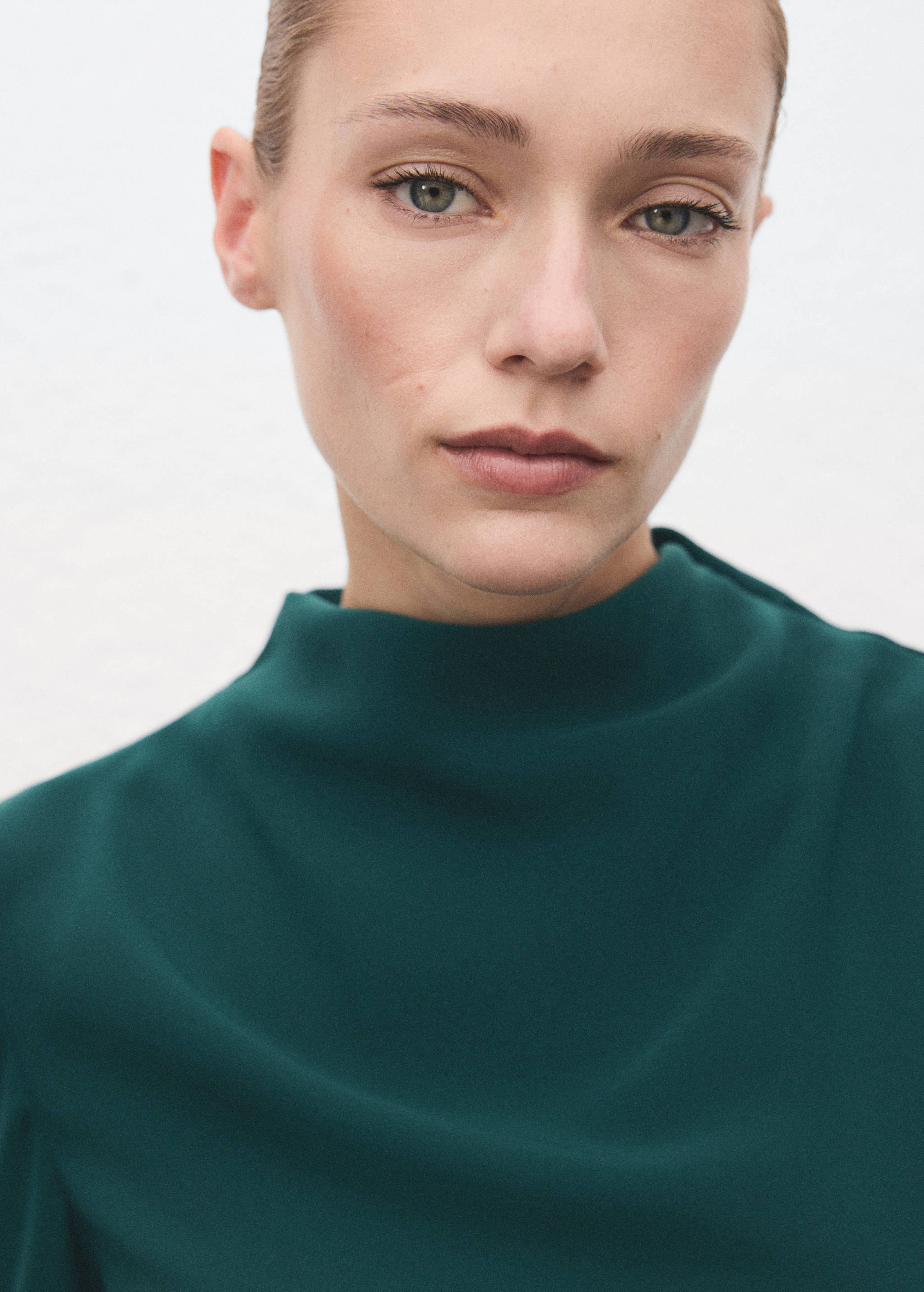 فستان برقبة مجمعة - تفاصيل المنتج 1