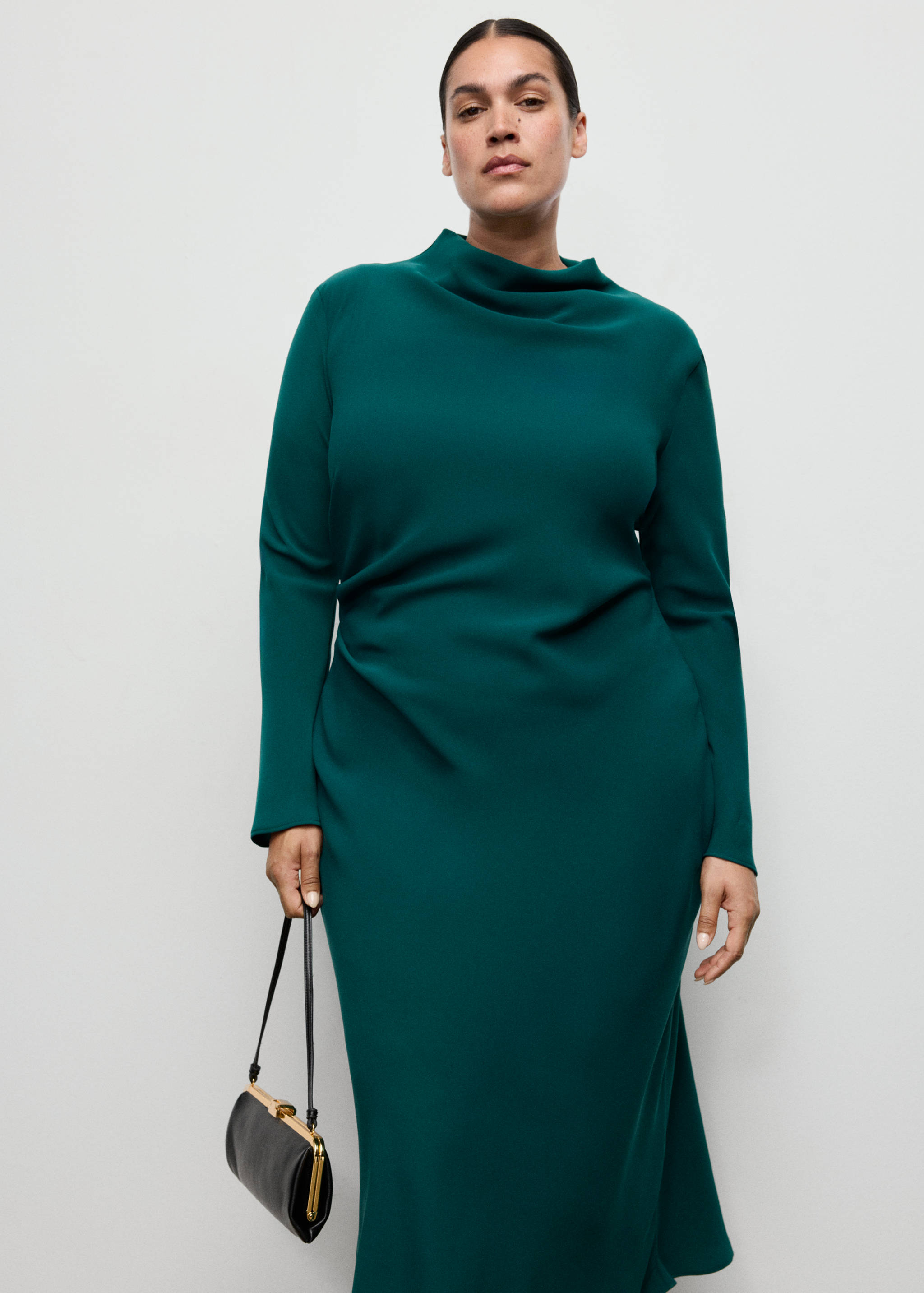 فستان برقبة مجمعة - تفاصيل المنتج 5