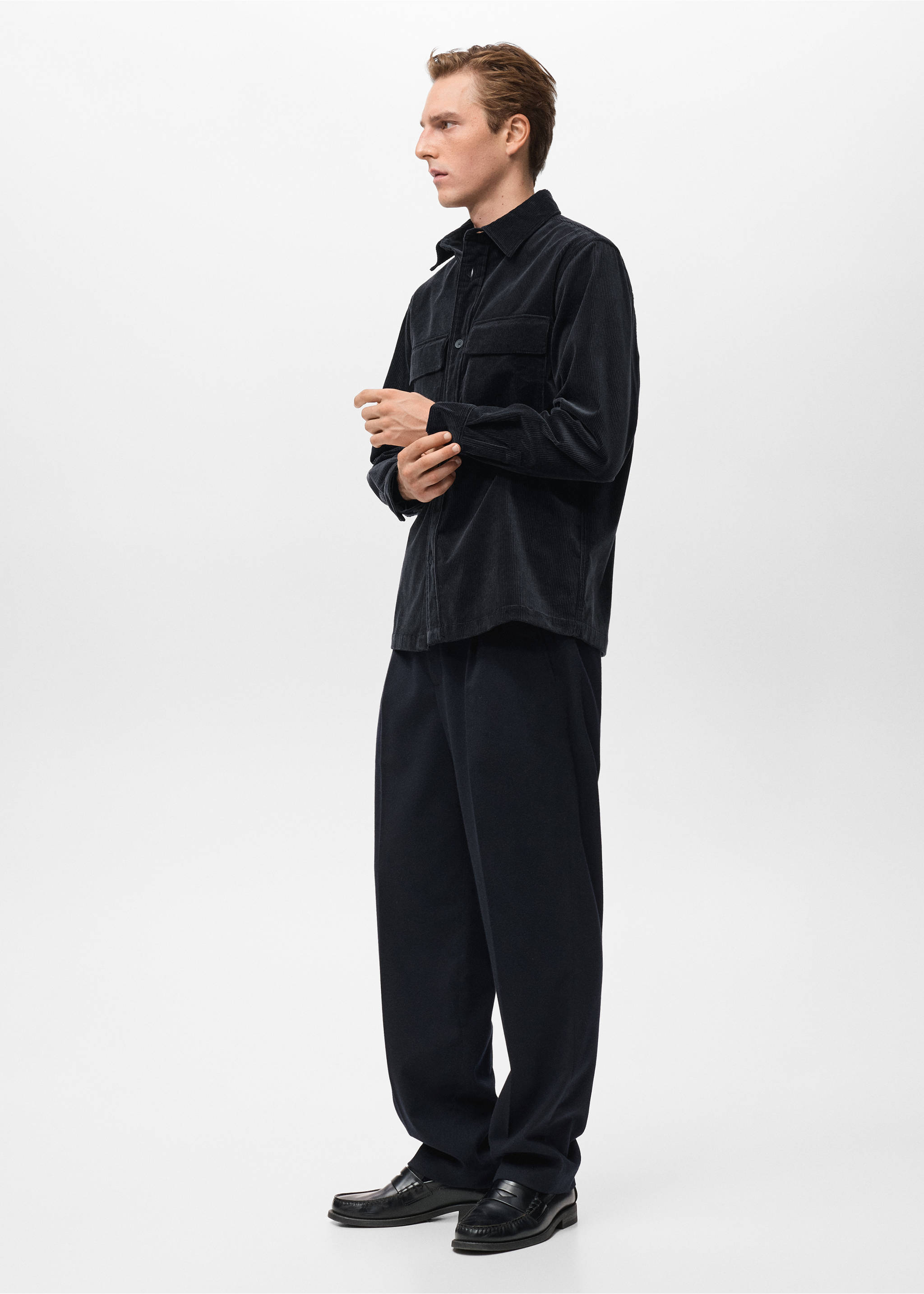 Corduroy overshirt with pockets - Details of the article 2, Navy. Ref: 17047905-00.