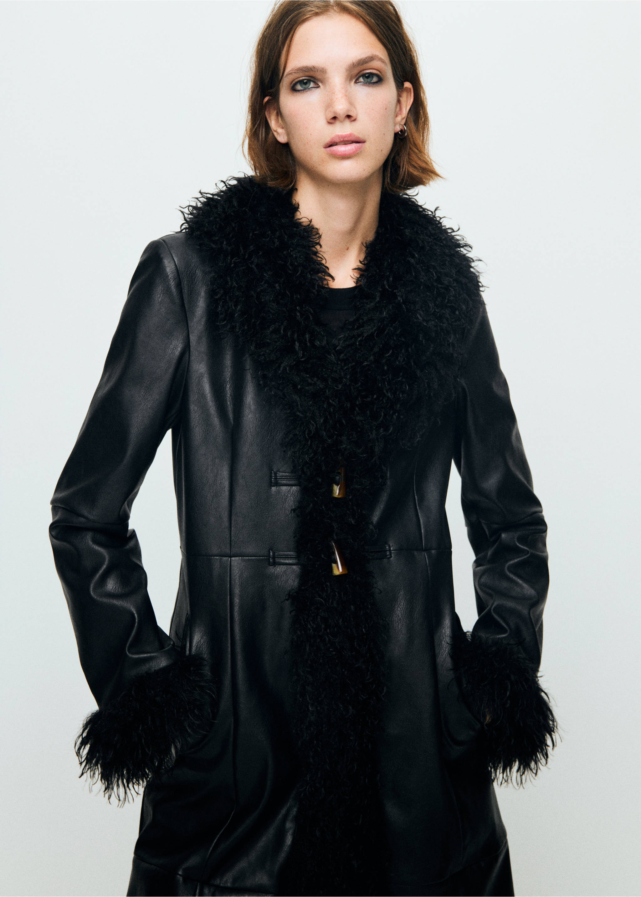 Faux-leather coat with fur trim - Medium plane, Black. Ref: 17047907-00.