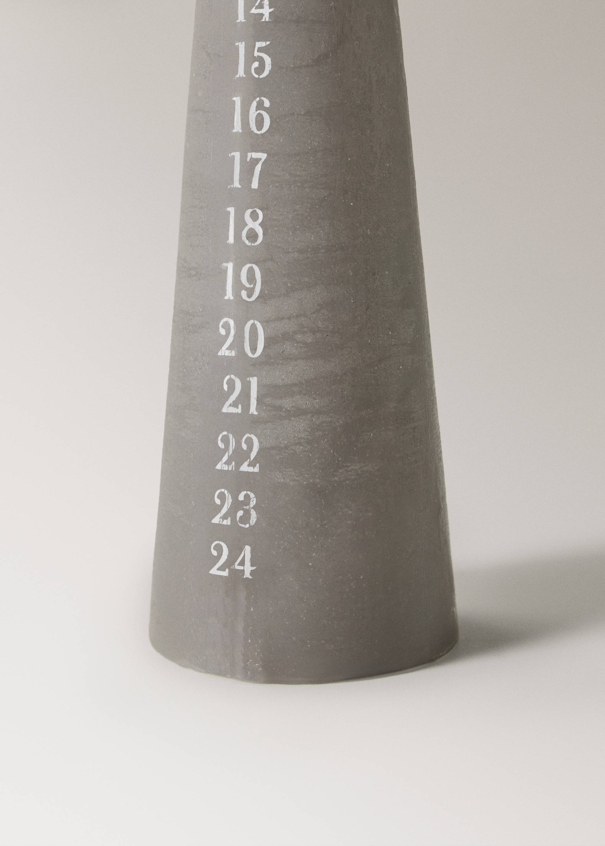 Decorative calendar candle - Details of the article 2