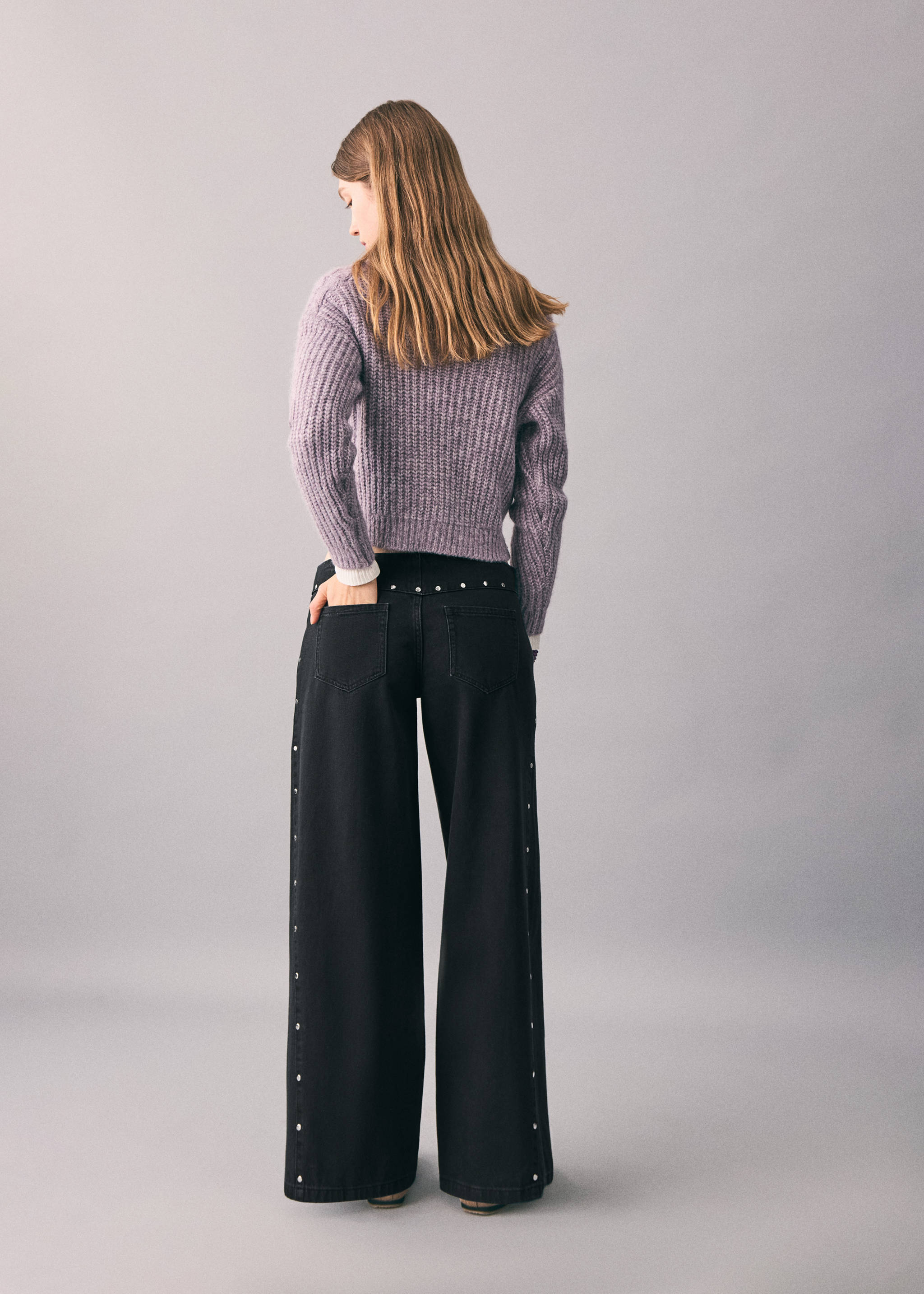 Wide leg jeans with studs - Reverse of the article